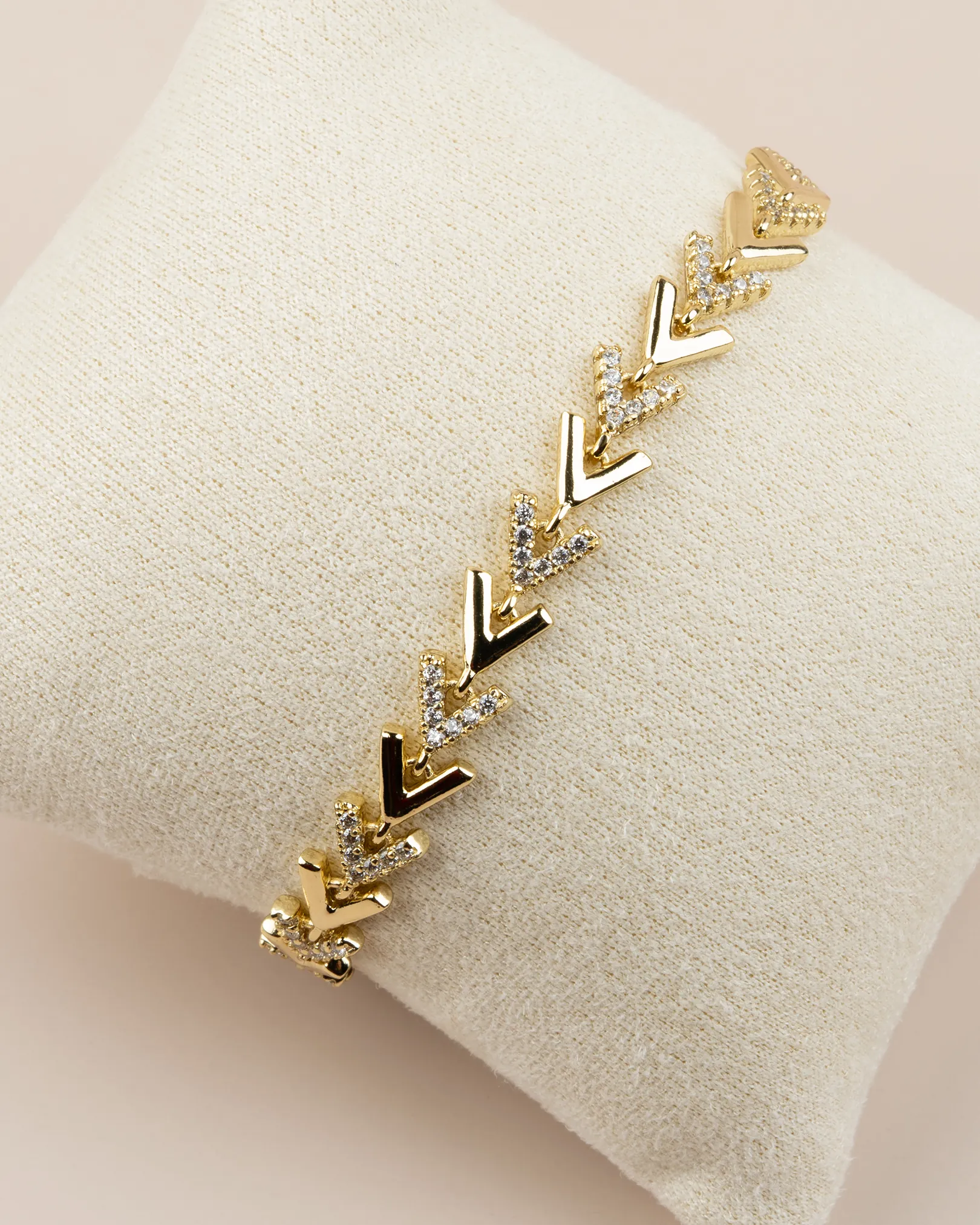 Virenna V Çavuş Model Xuping Bileklik