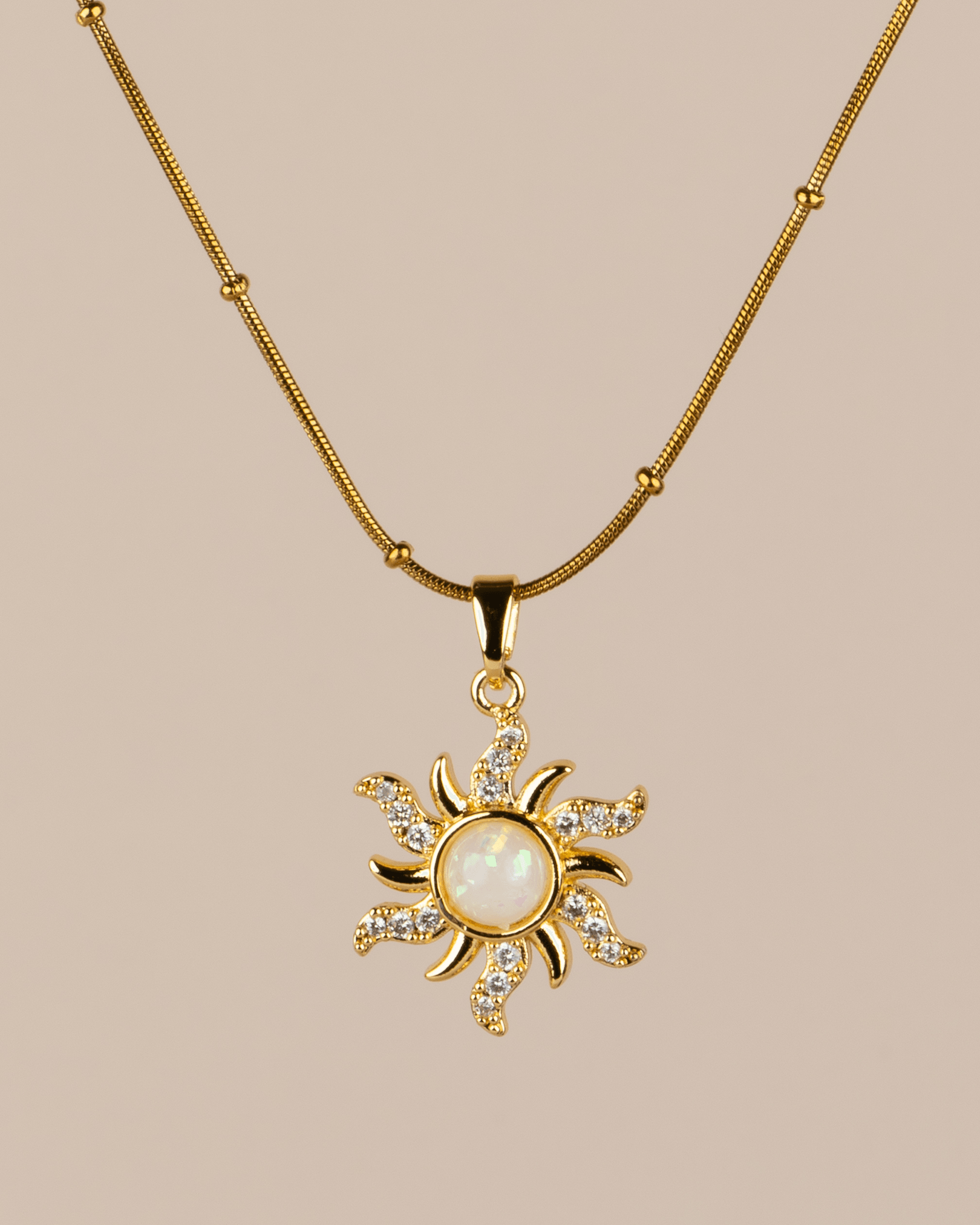 Lioren Opal Taşlı Güneş Çelik Kolye