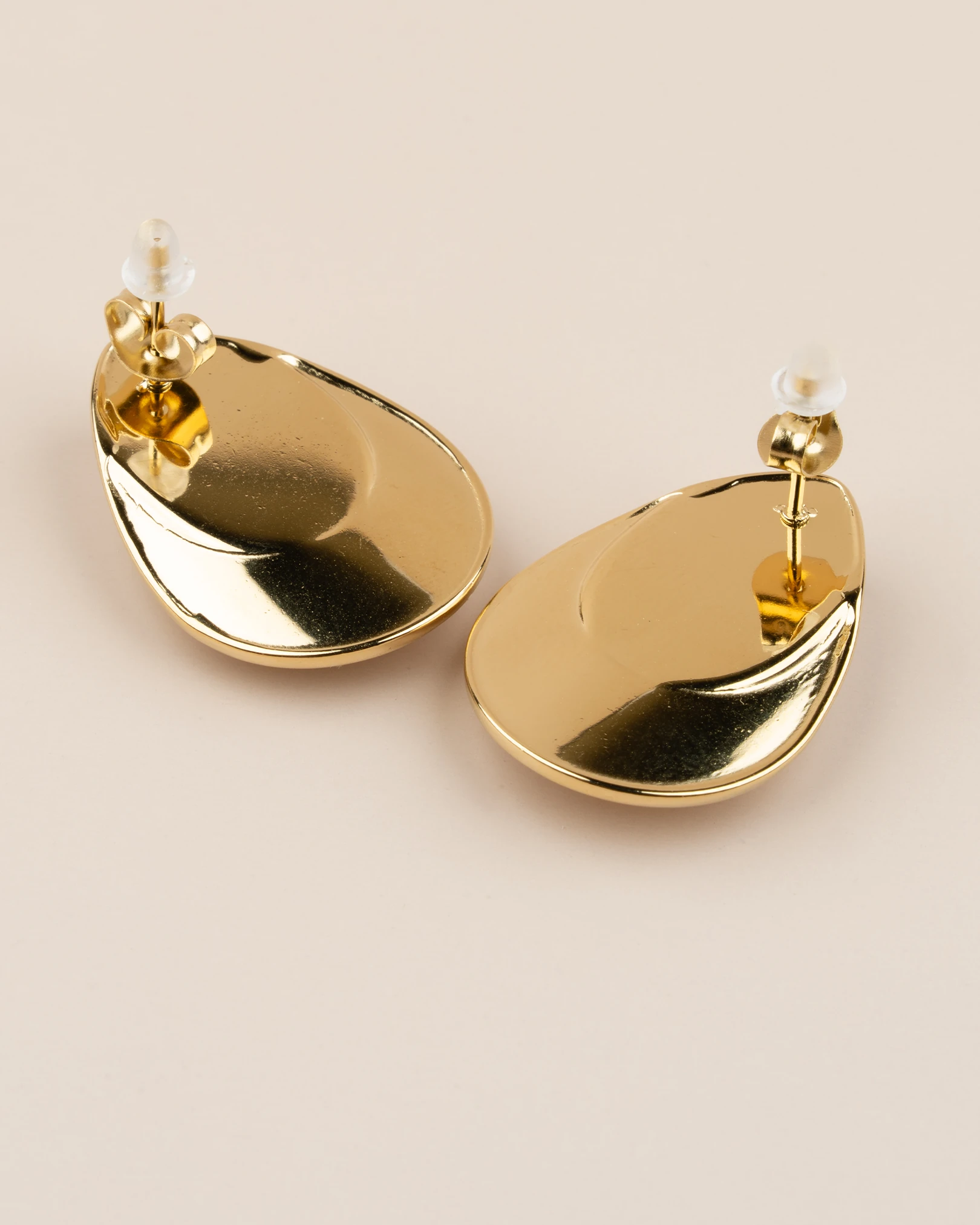 Serinea Beyaz Opal Taşlı Gözyaşı Damlası Çelik Küpe