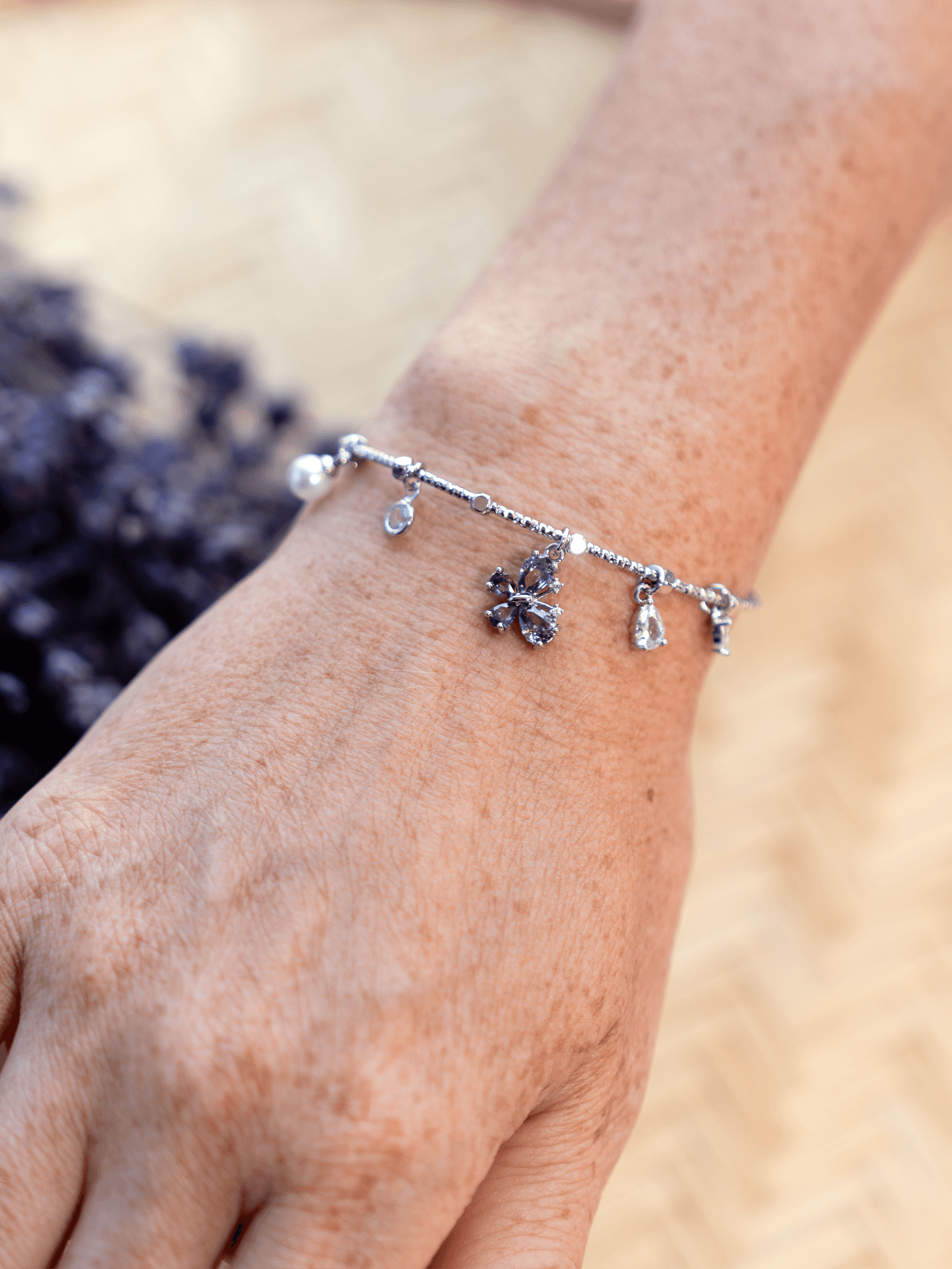 Fioravelle Ayarlanabilir Mor Kelebekli Charm Kelepçe Bileklik - Gümüş