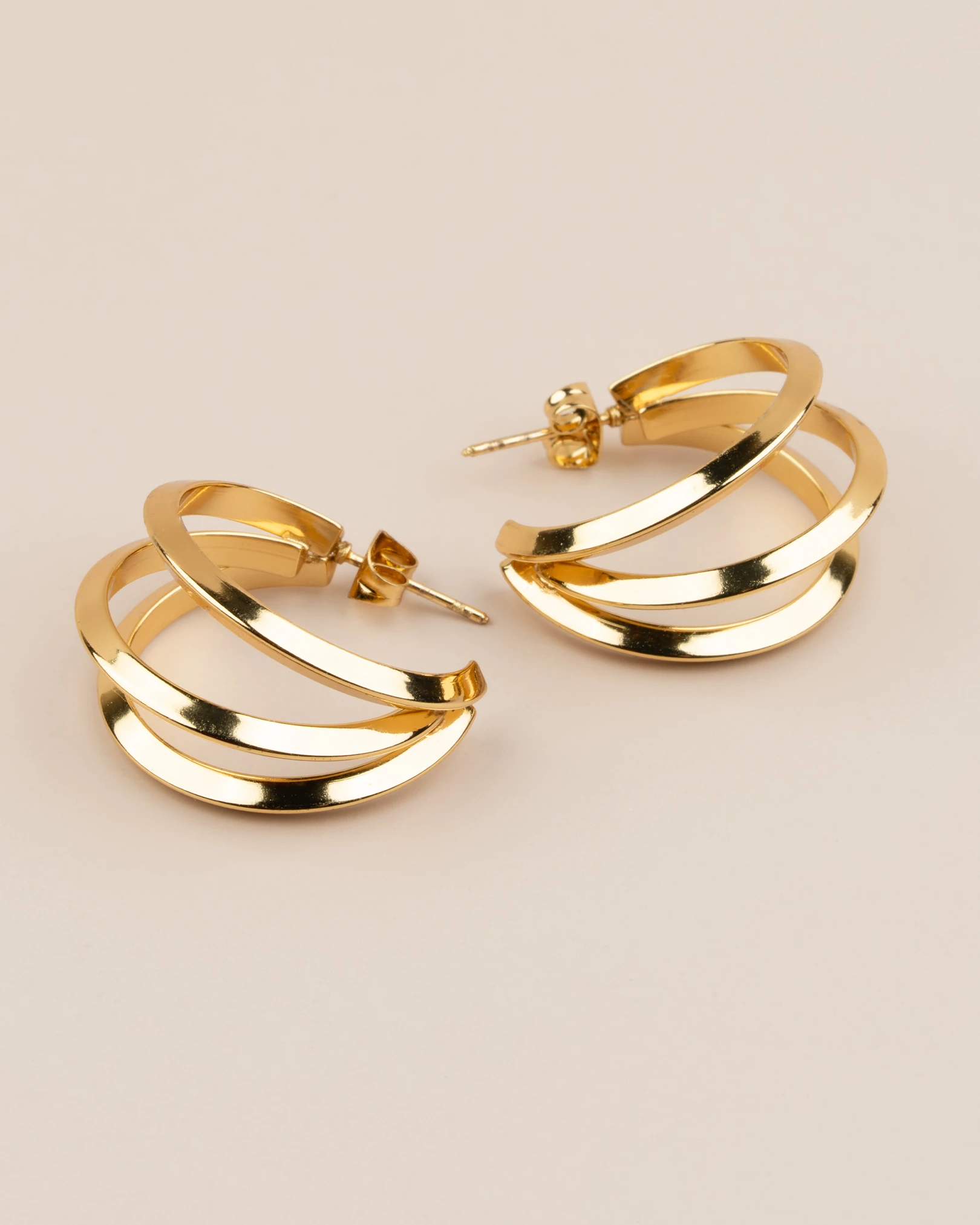 Trevia Üçlü Görünümlü Yarım Halka Çelik Küpe