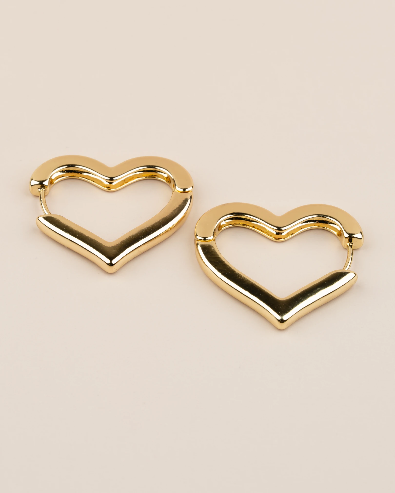 Lovelle Kalpli Halka Çelik Küpe