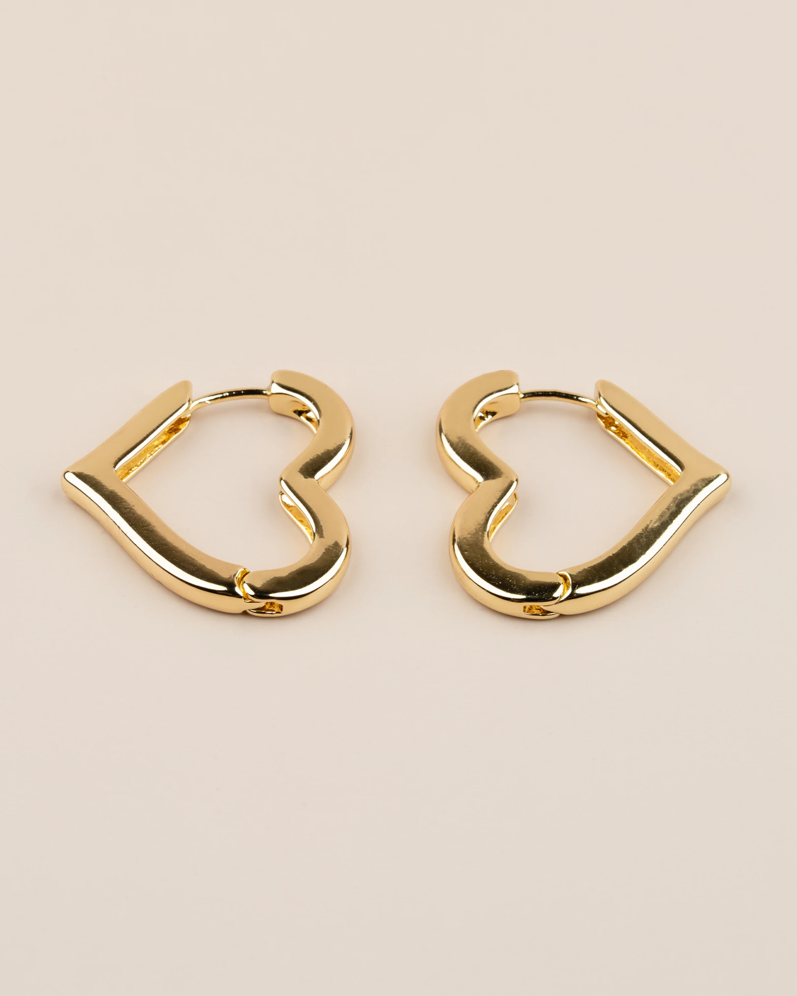 Lovelle Kalpli Halka Çelik Küpe