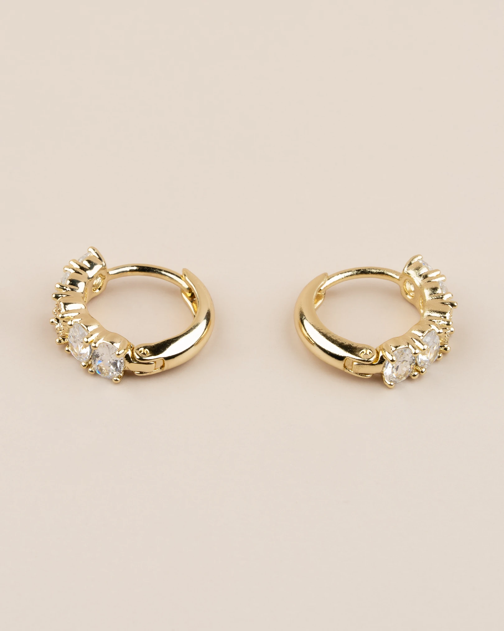 Celvia Minimal Zirkon Taşlı Halka Xuping Küpe