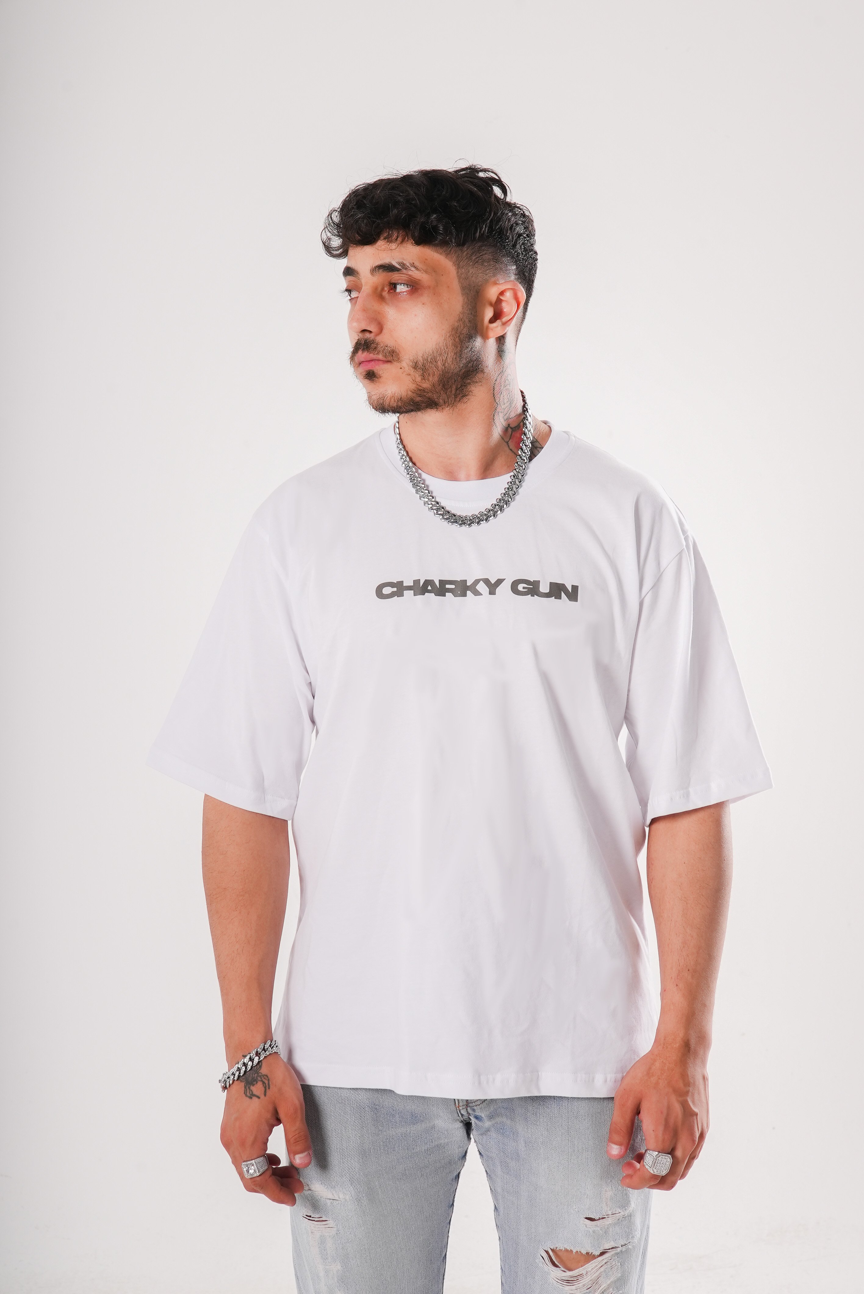 CHARKY WHITE OVERSIZE TEE TB19