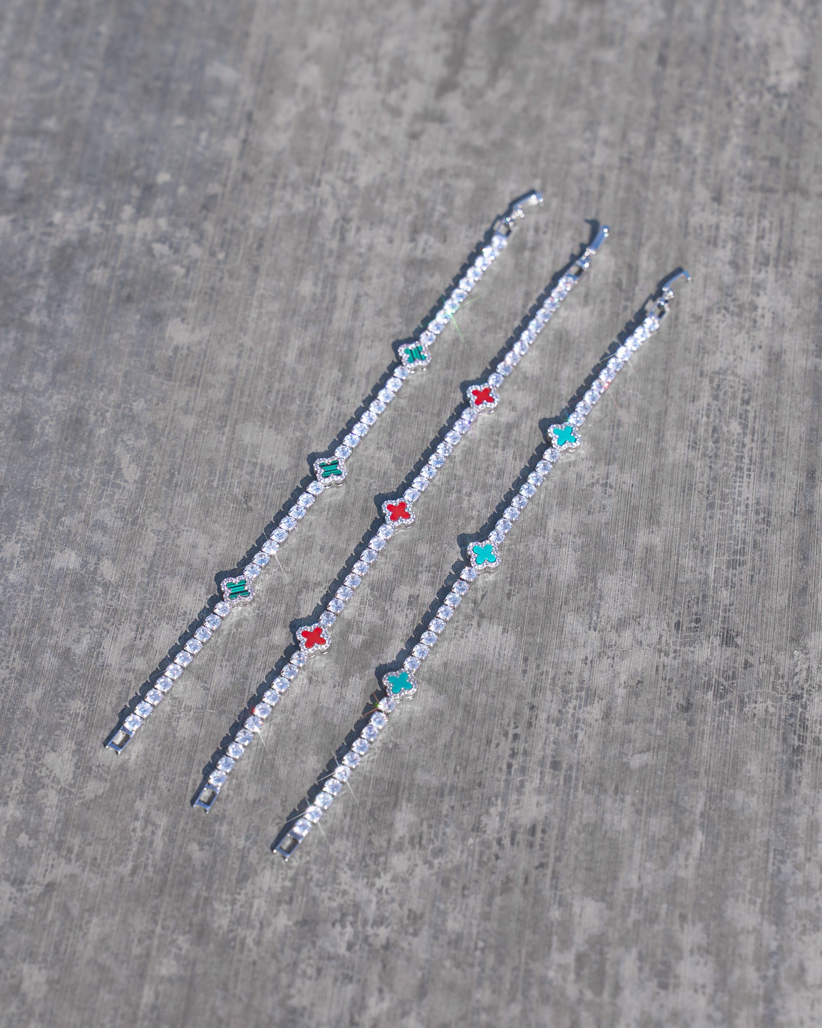 Clover Tennis Bracelet (Yonca Yapraklı Su Yolu Bileklik)