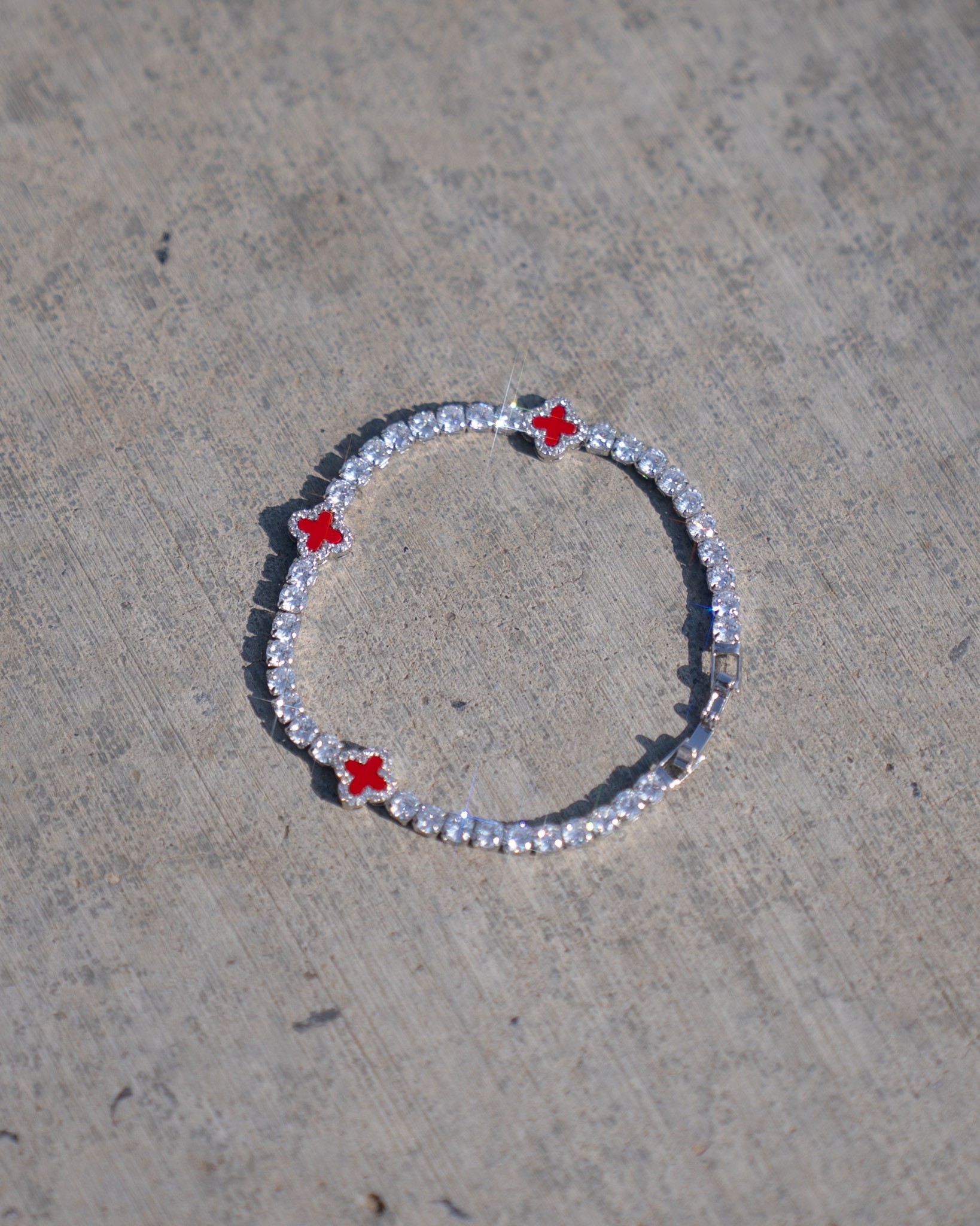 Clover Tennis Bracelet (Yonca Yapraklı Su Yolu Bileklik)