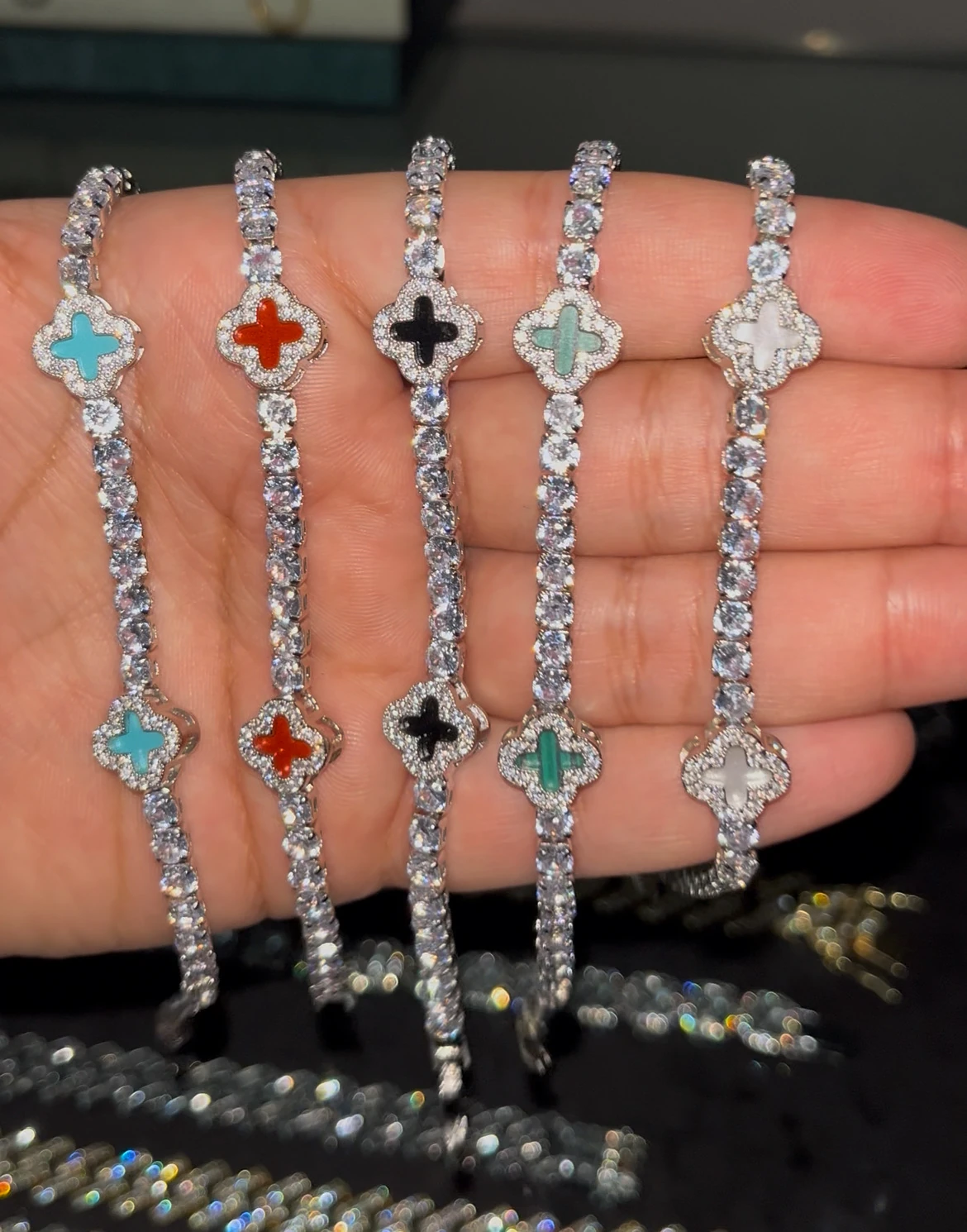 Clover Tennis Bracelet (Yonca Yapraklı Su Yolu Bileklik) - Beyaz