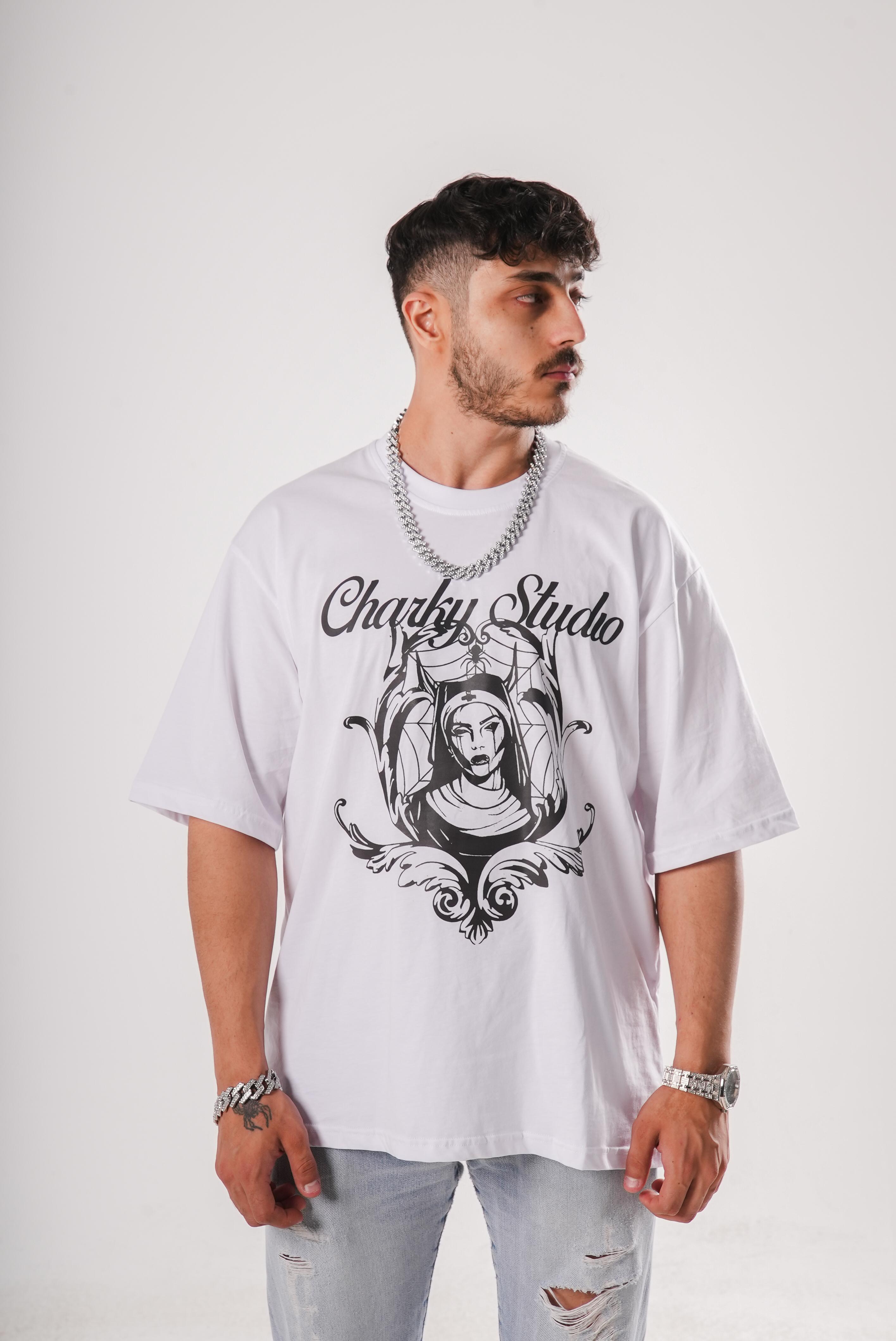 CHARKY WHITE OVERSIZE TEE TB4