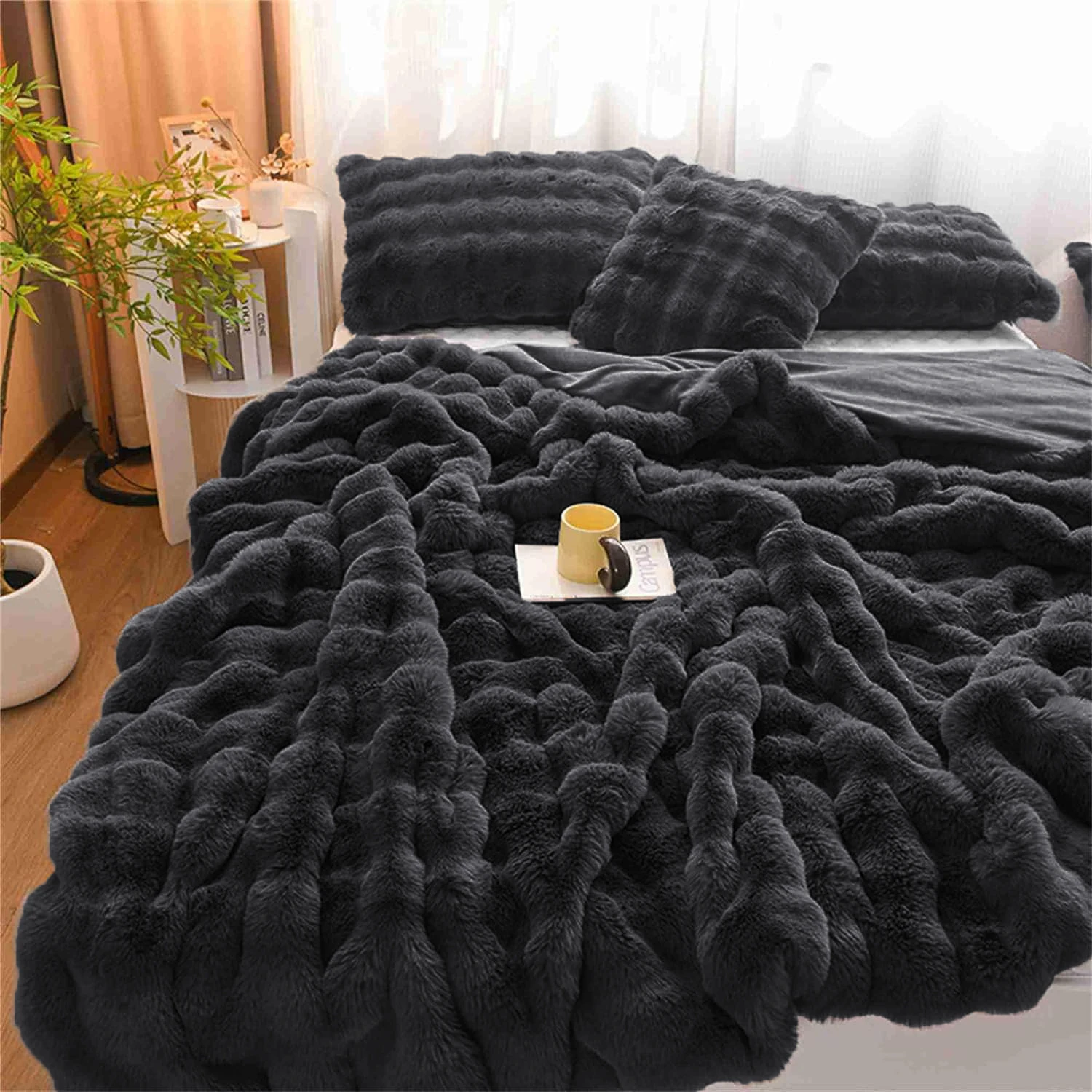  Liora Tek ve Çift Kişilik Kürk Yatak Örtüsü / Yorgan Seti 