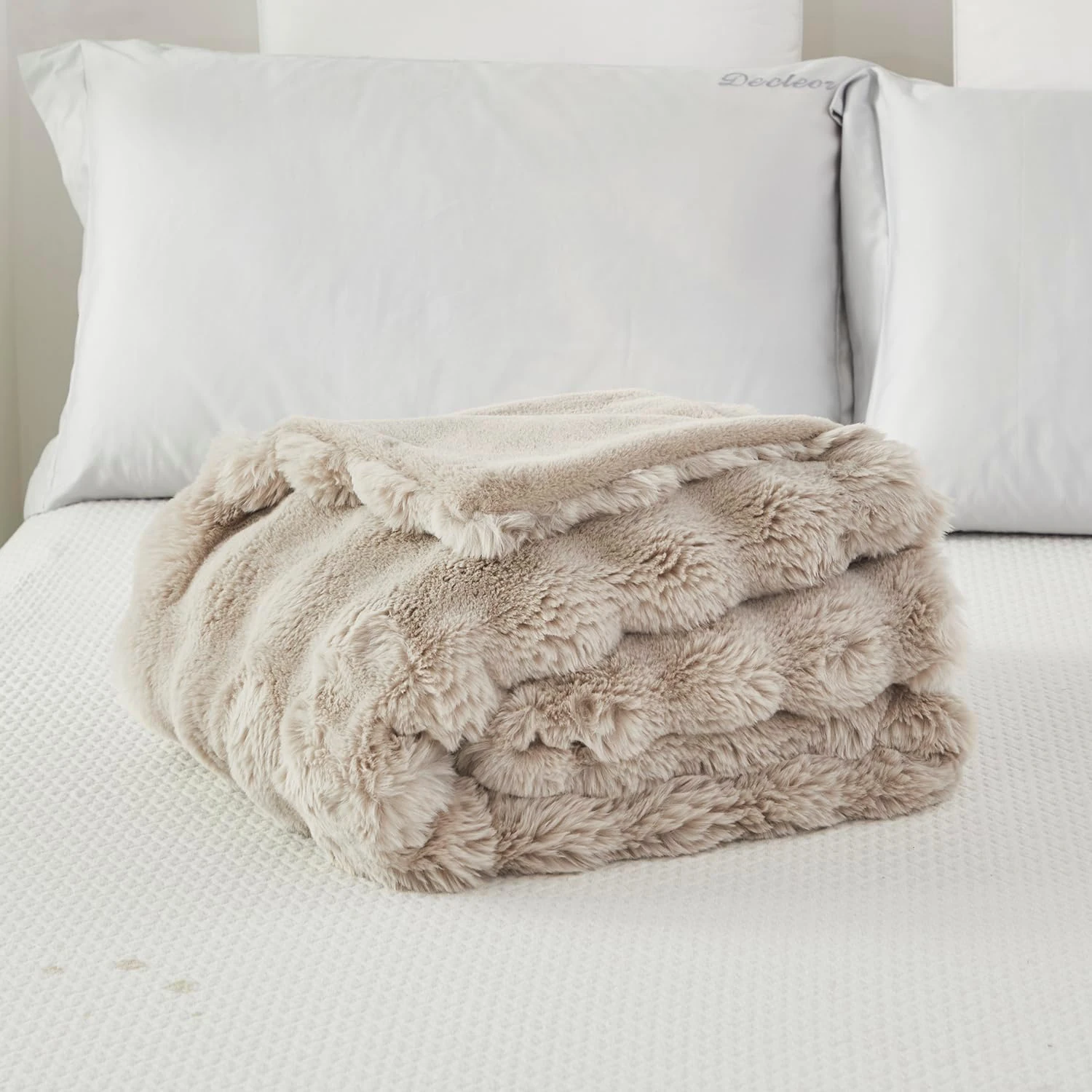  Liora Tek ve Çift Kişilik Kürk Yatak Örtüsü / Yorgan Seti 