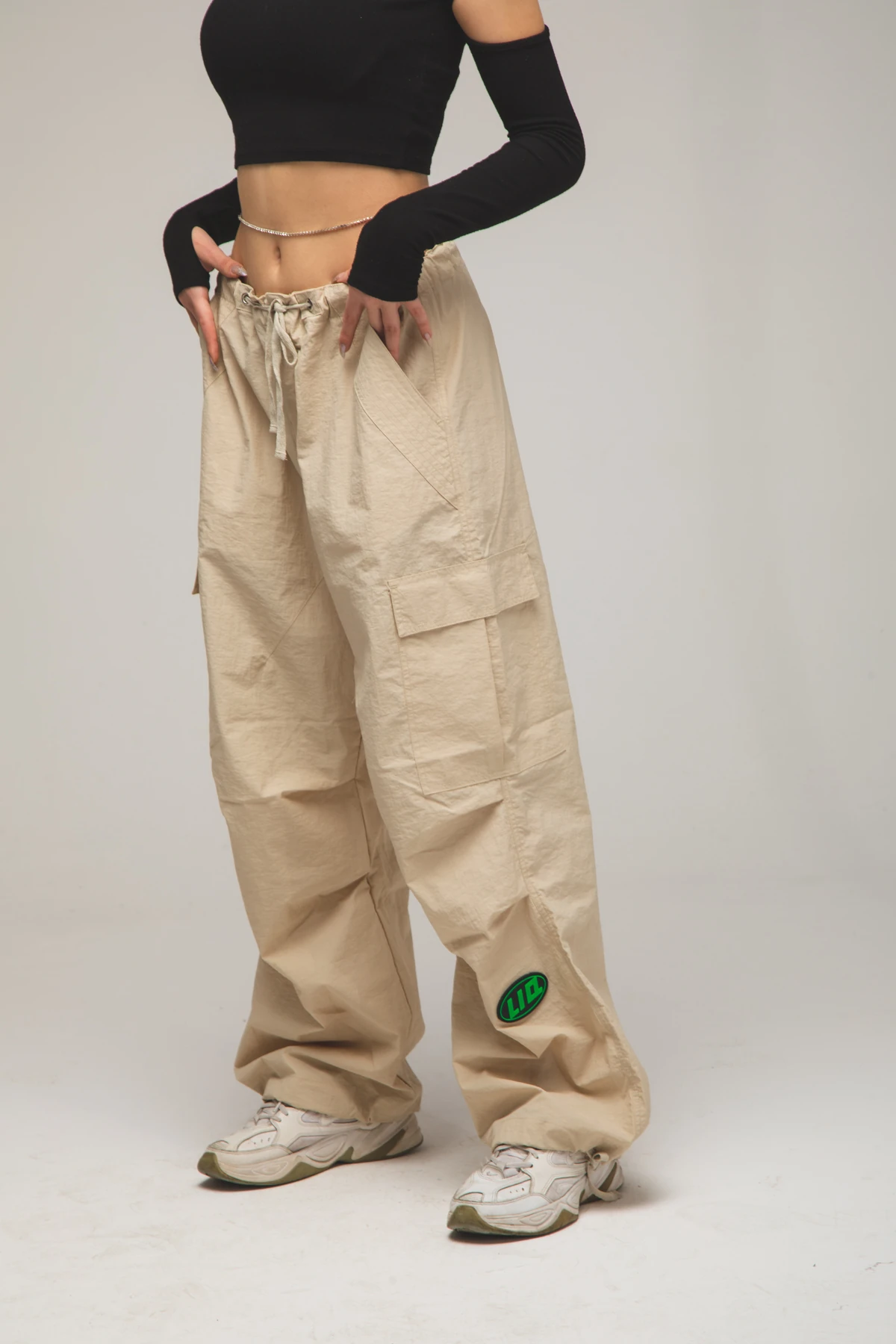 Kadın Patch Baskılı Wide Leg Bej Paraşüt Pantolon