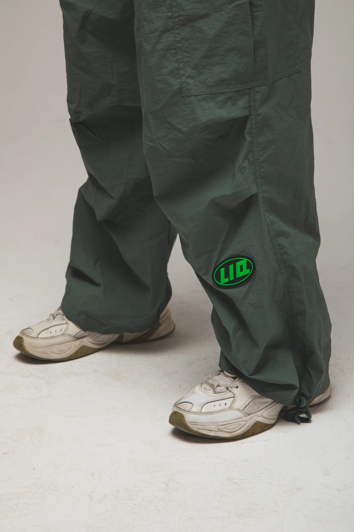 Kadın Patch Baskılı Wide Leg Haki Paraşüt Pantolon