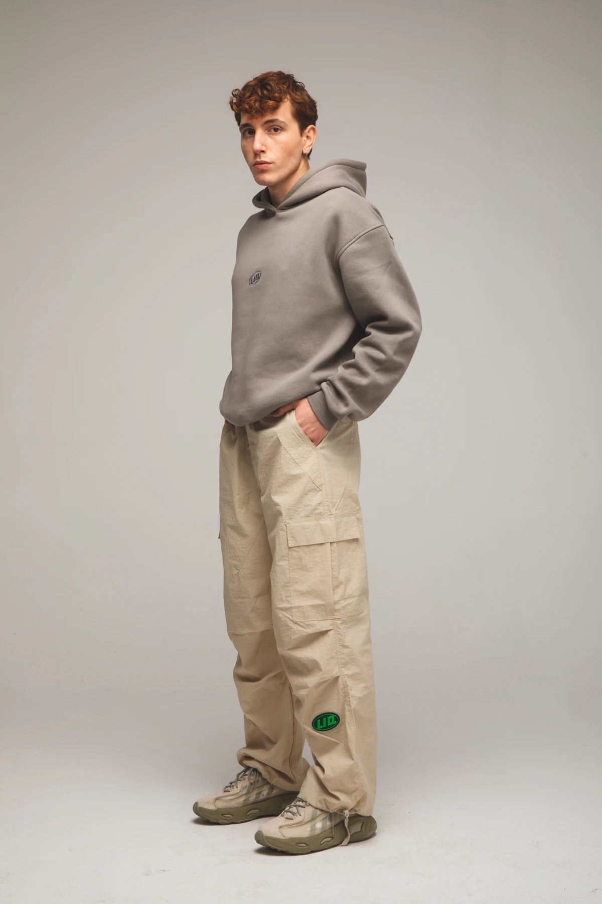 Erkek Patch Baskılı Wide Leg Bej Paraşüt Pantolon