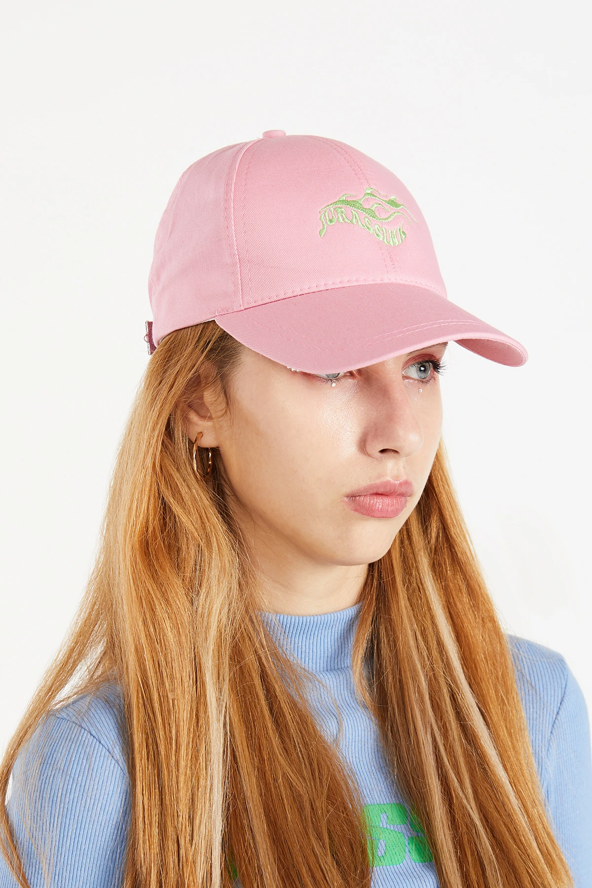 Kadın Nakış işlemeli Pembe Şapka