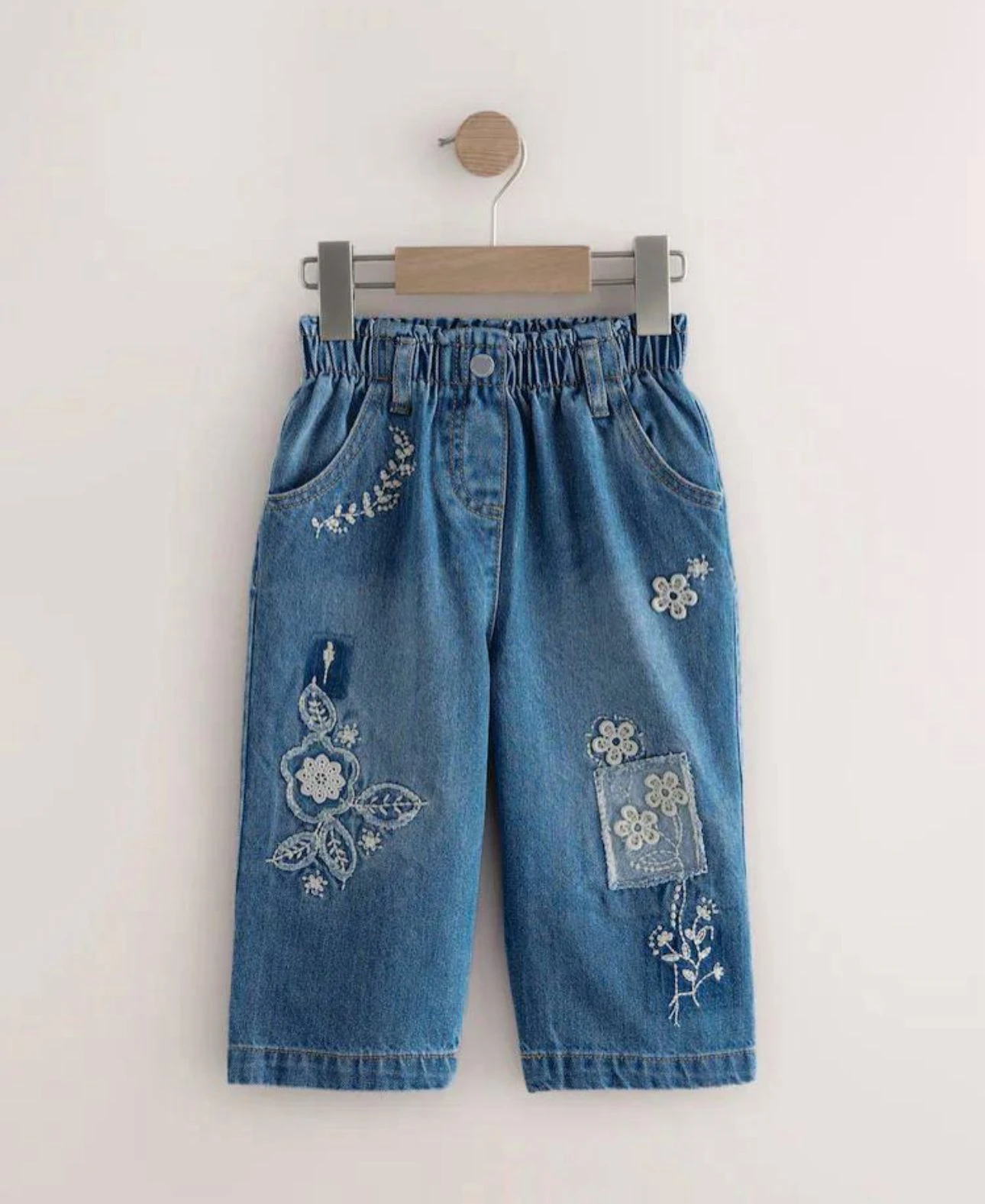 Çiçek İşleme Detaylı Denim Jean