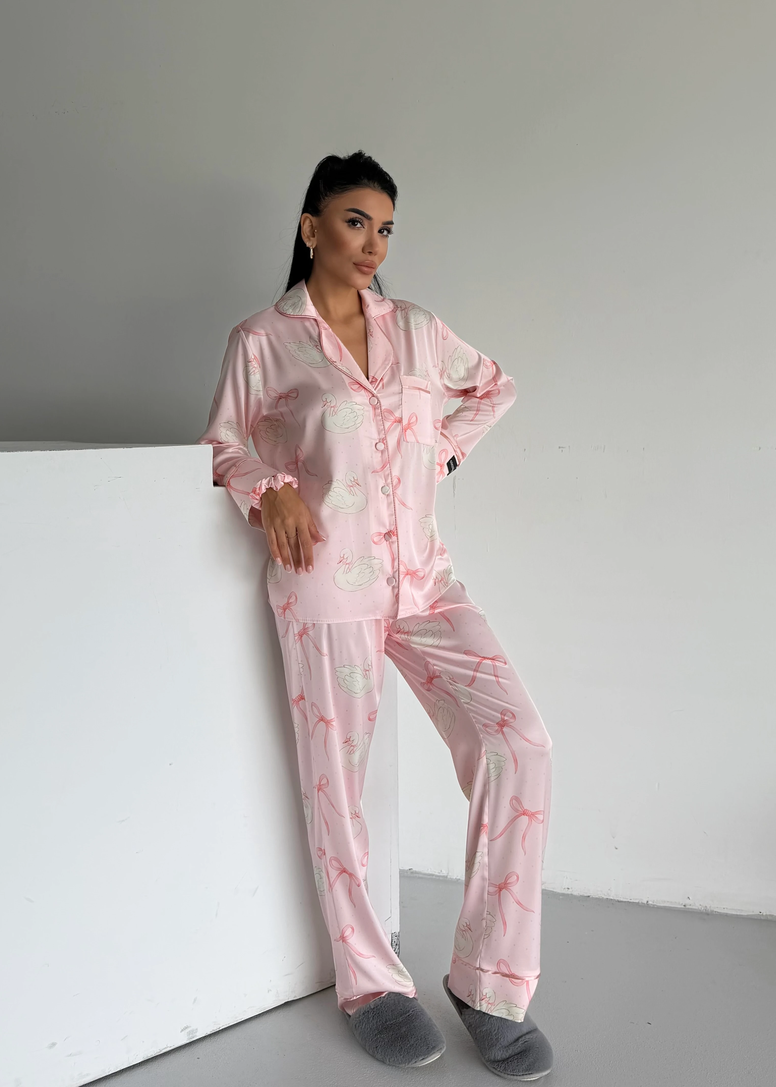 Açık Pembe Kurdele Desen Saten Uzun Kollu Pijama Takımı