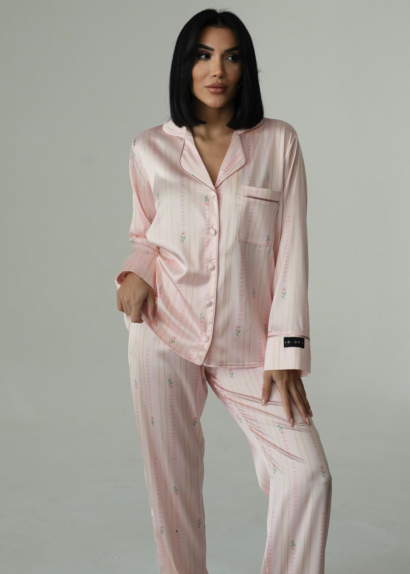 Pembe Çiçekli Saten Uzun Kollu Pijama Takımı