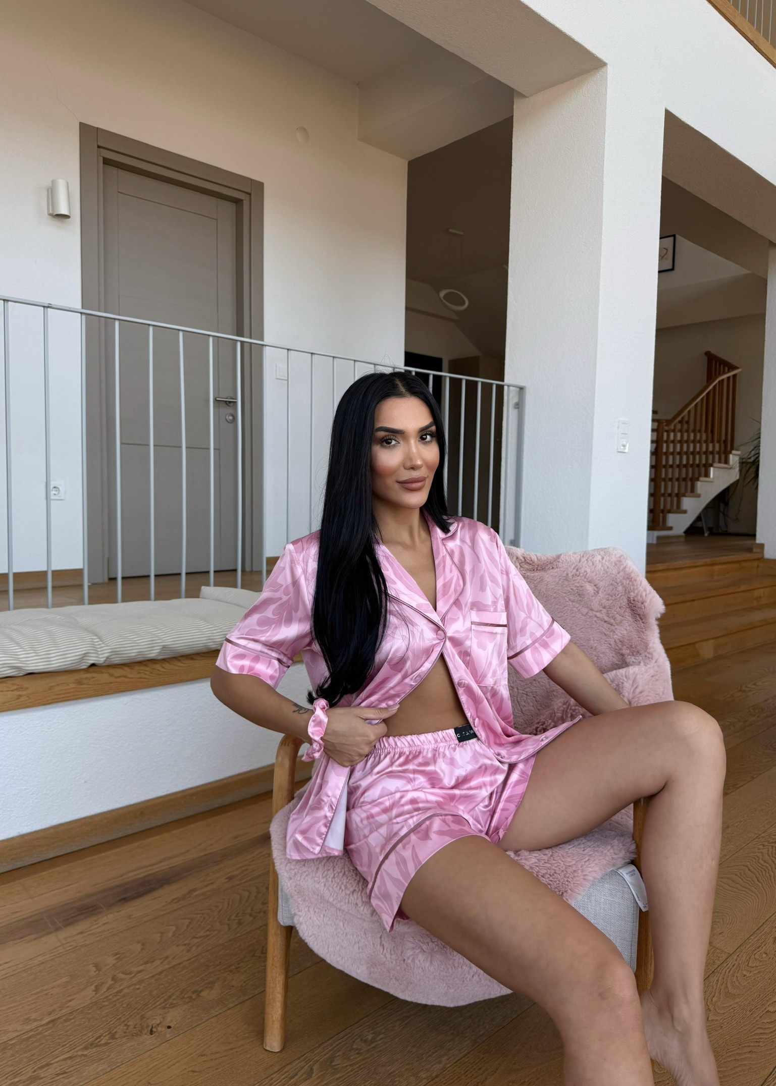 Pembe Biye Detaylı Saten Şort Takım