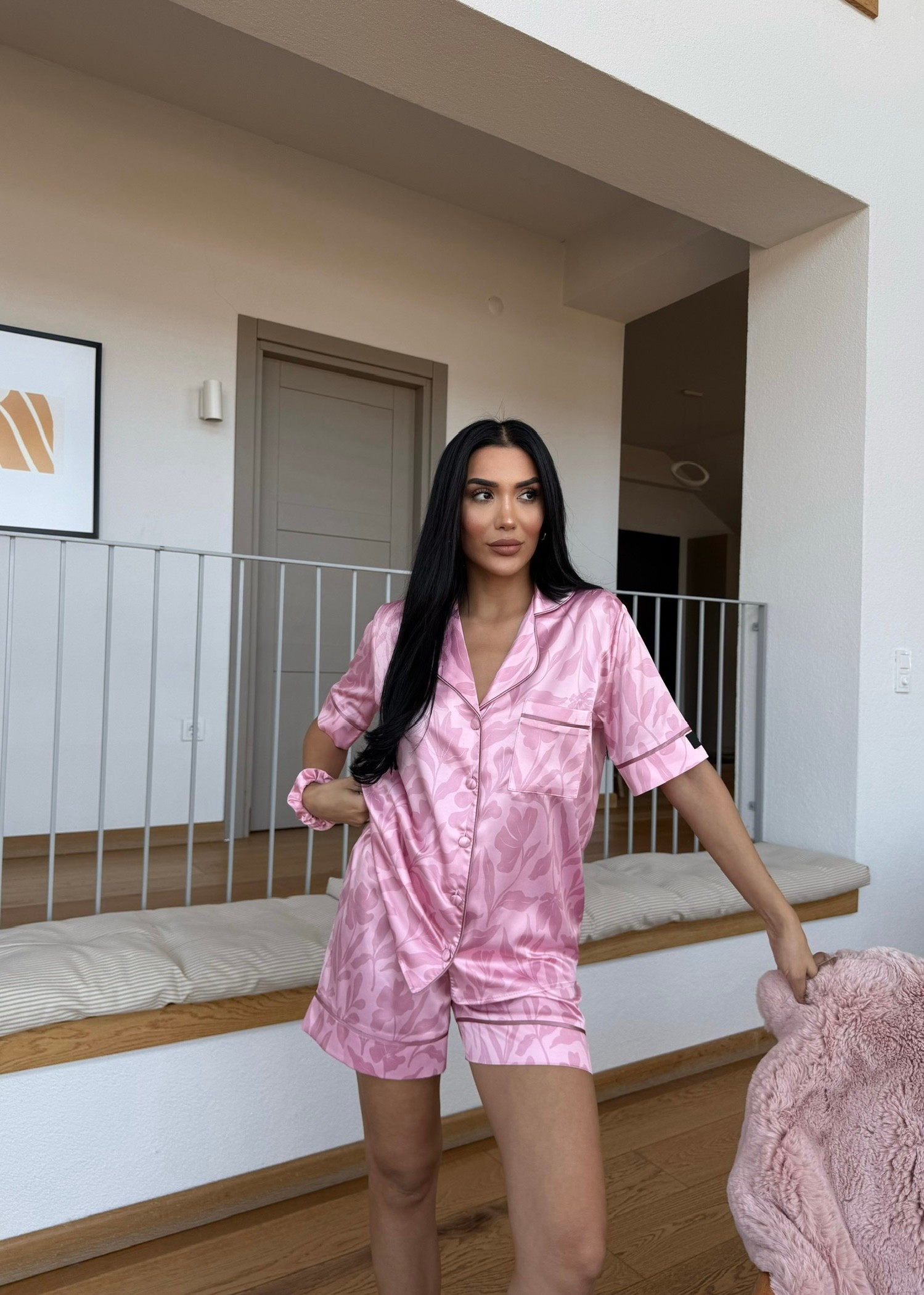 Pembe Biye Detaylı Saten Şort Takım