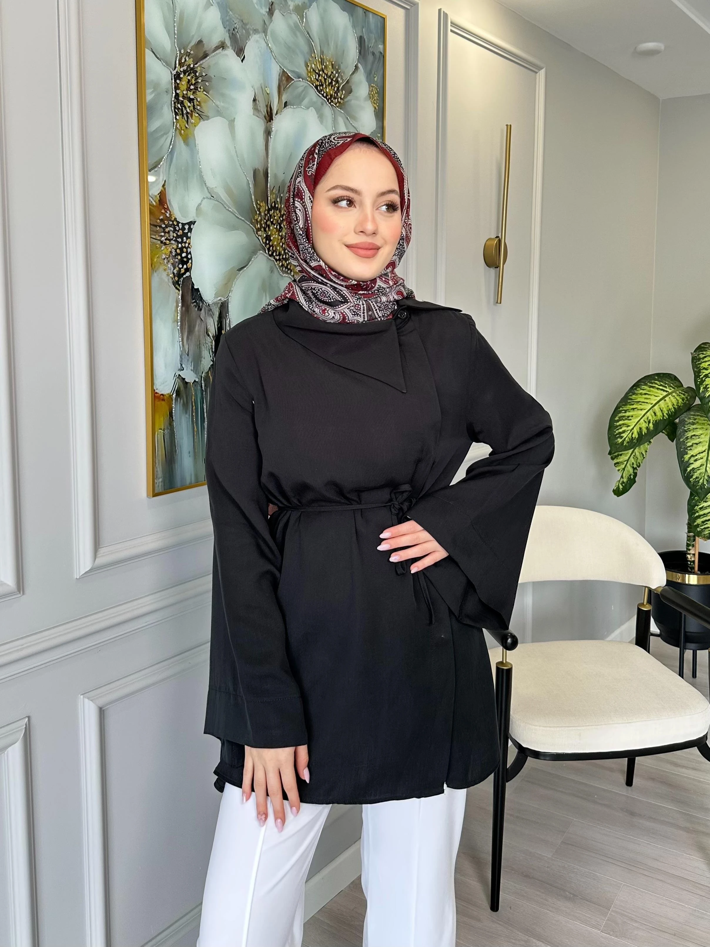 Yaka Detaylı Salaş Tunik - Siyah