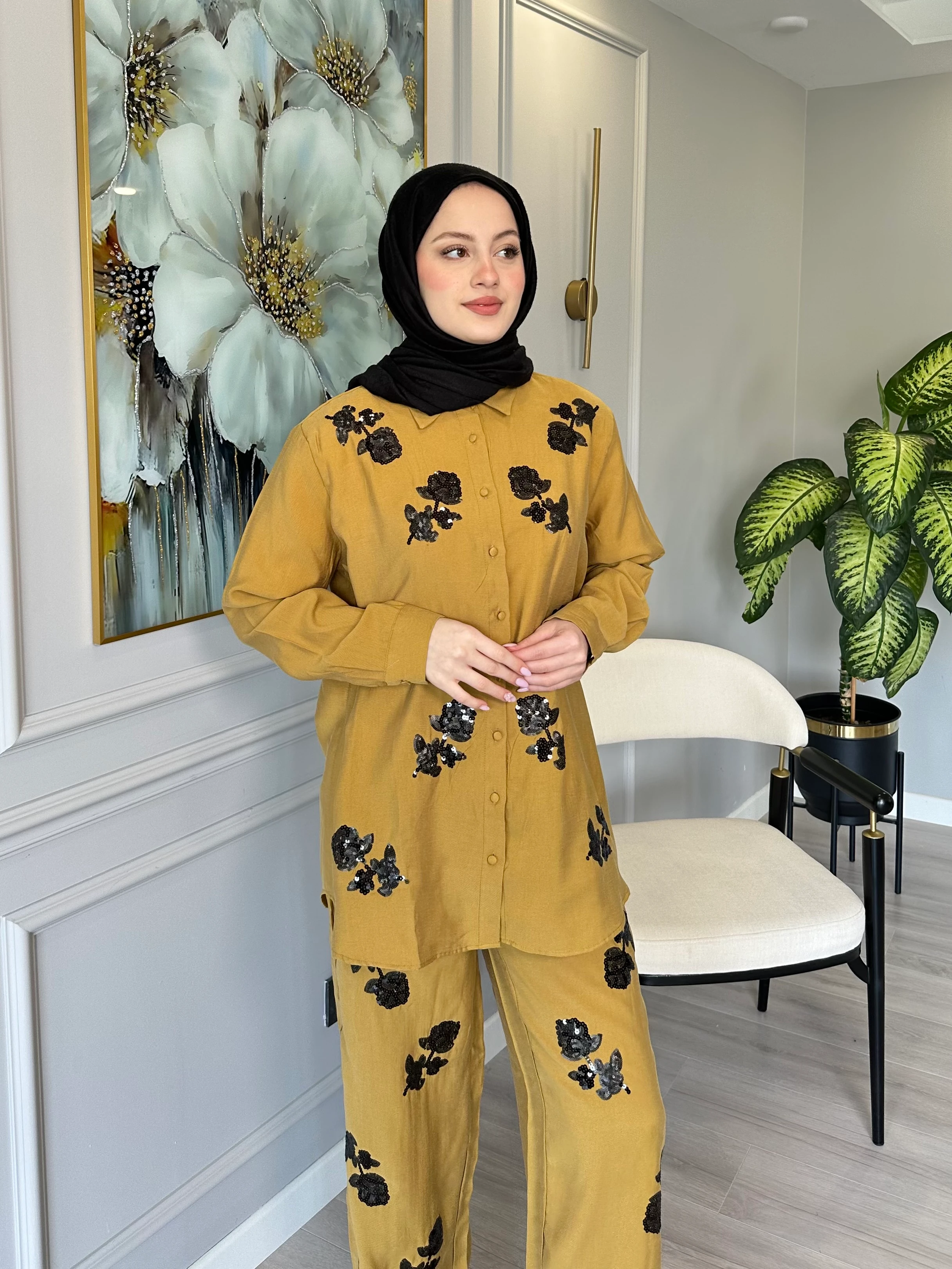 Payet Çiçek Motifli Takım Yağ Yeşili