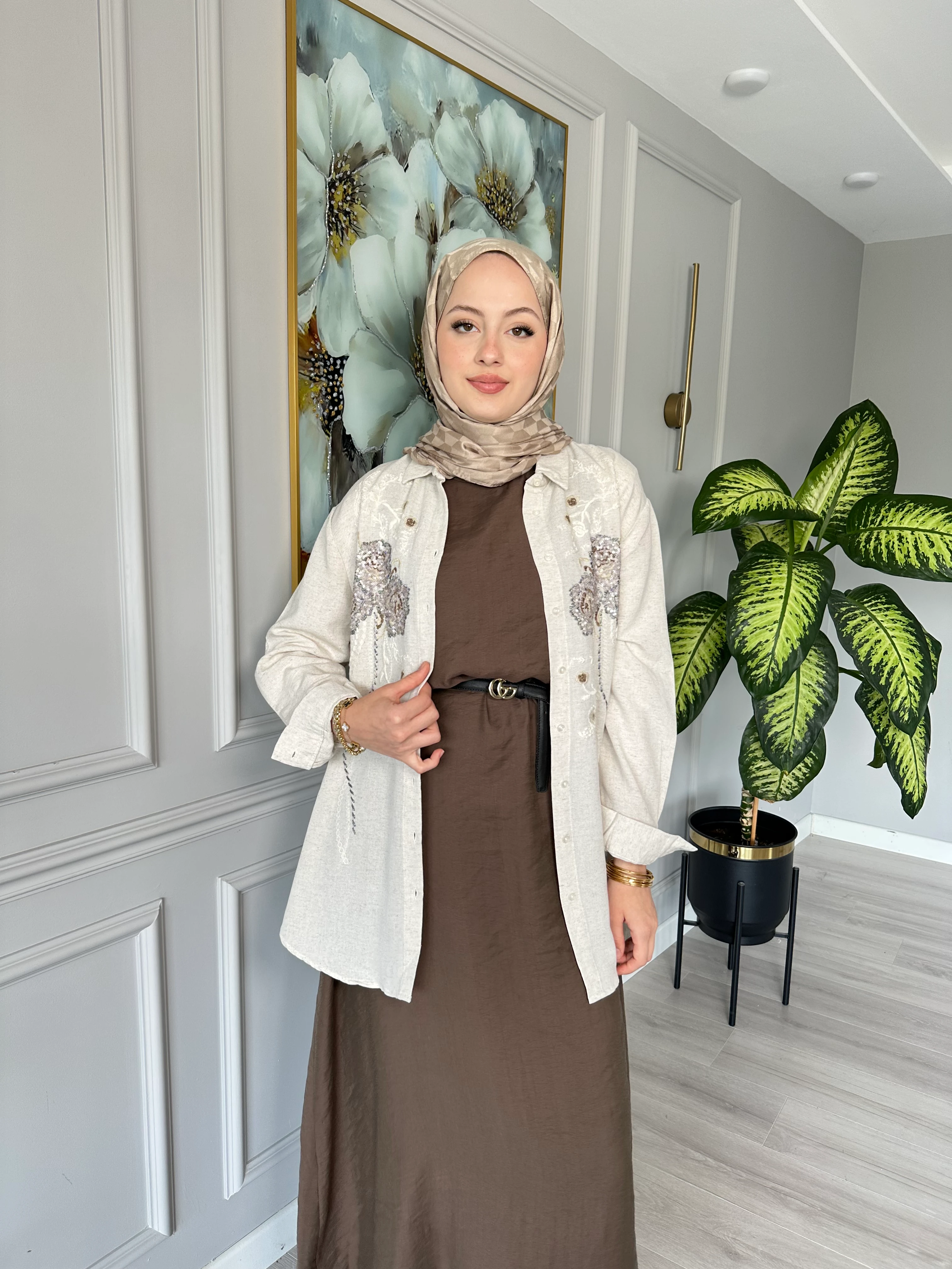  Keten Kumaş Önü Nakış İşlemeli Gömlek - Bej