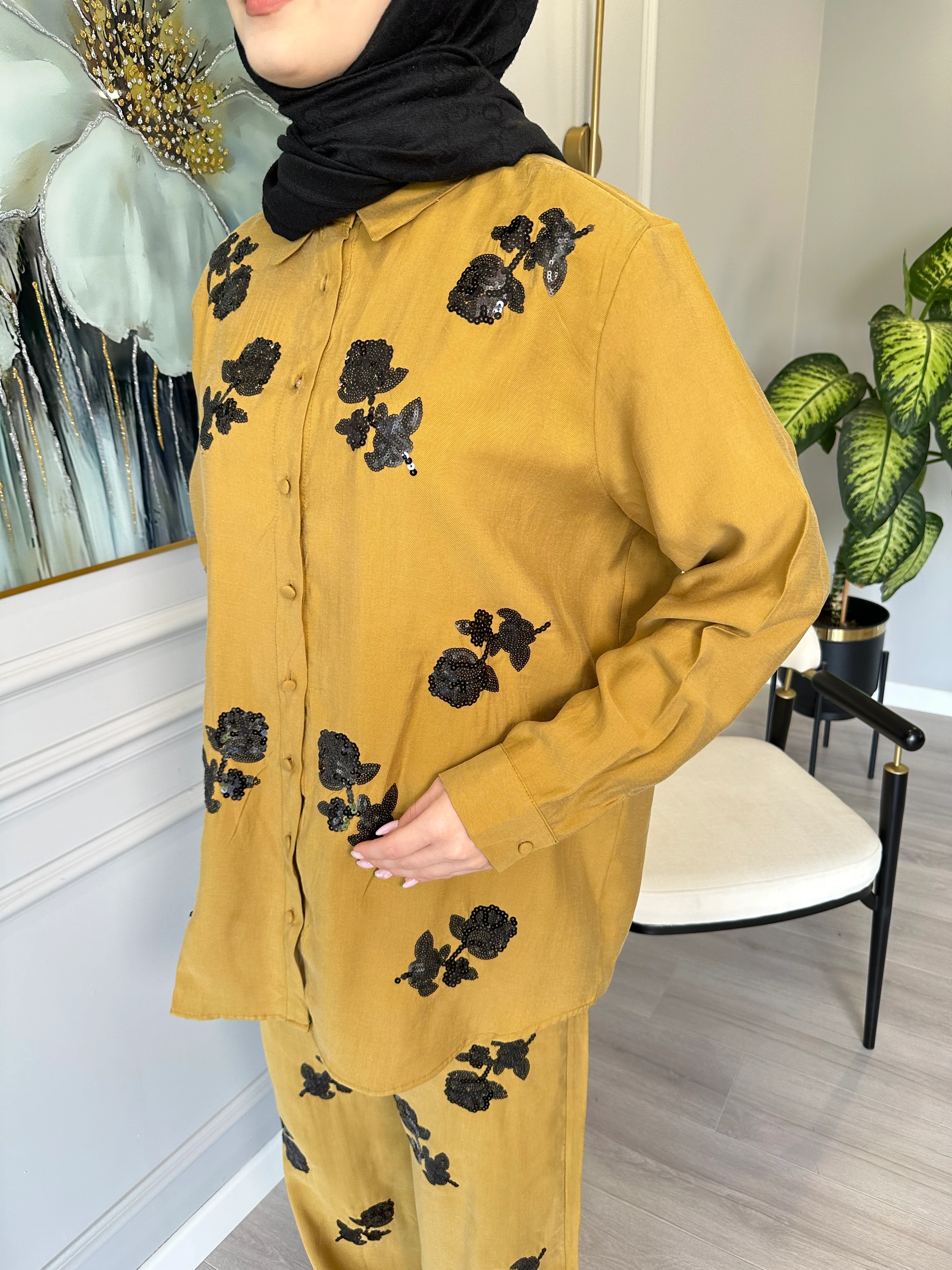 Payet Çiçek Motifli Takım Yağ Yeşili