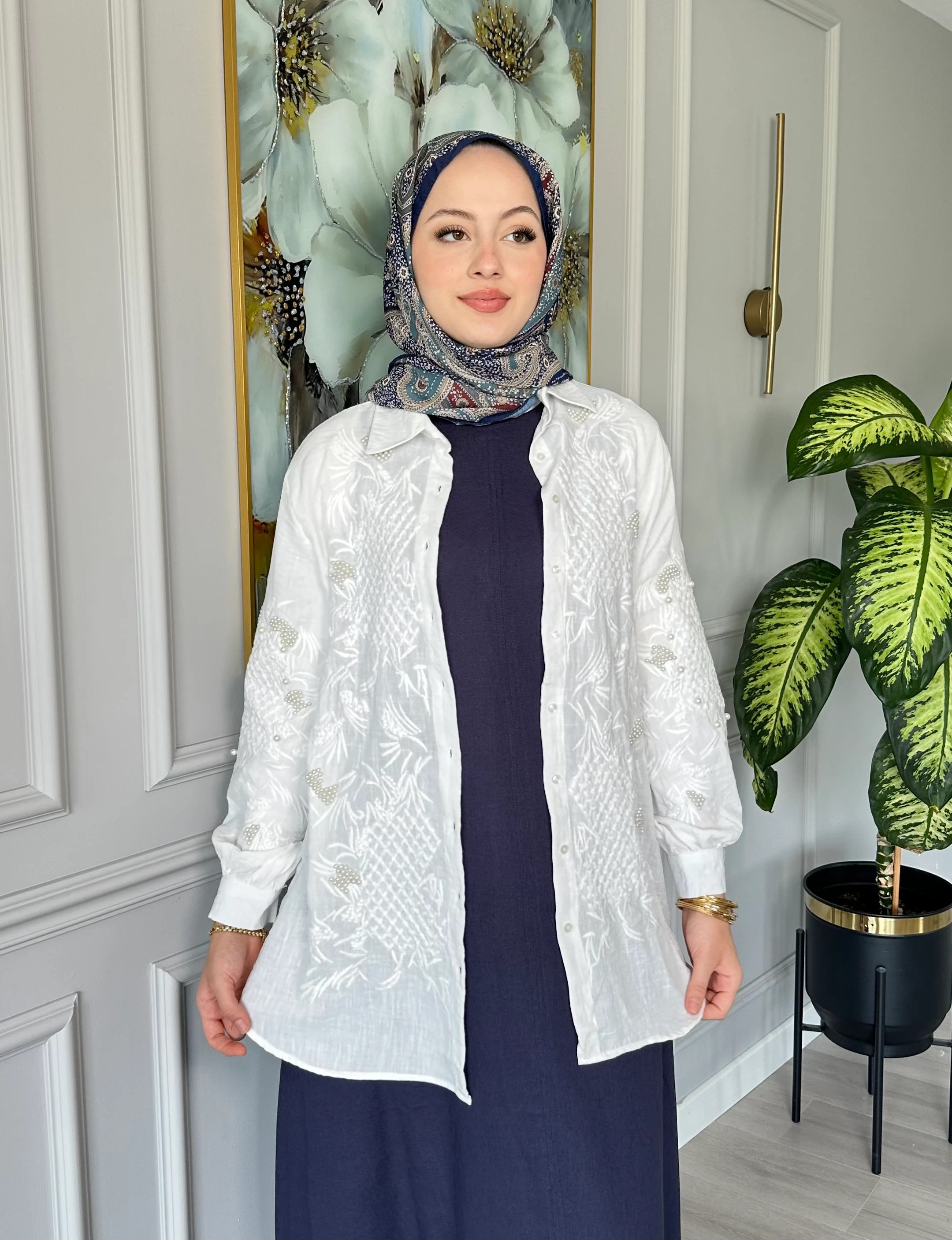  Keten Kumaş Önü Nakış İşlemeli Gömlek - Beyaz