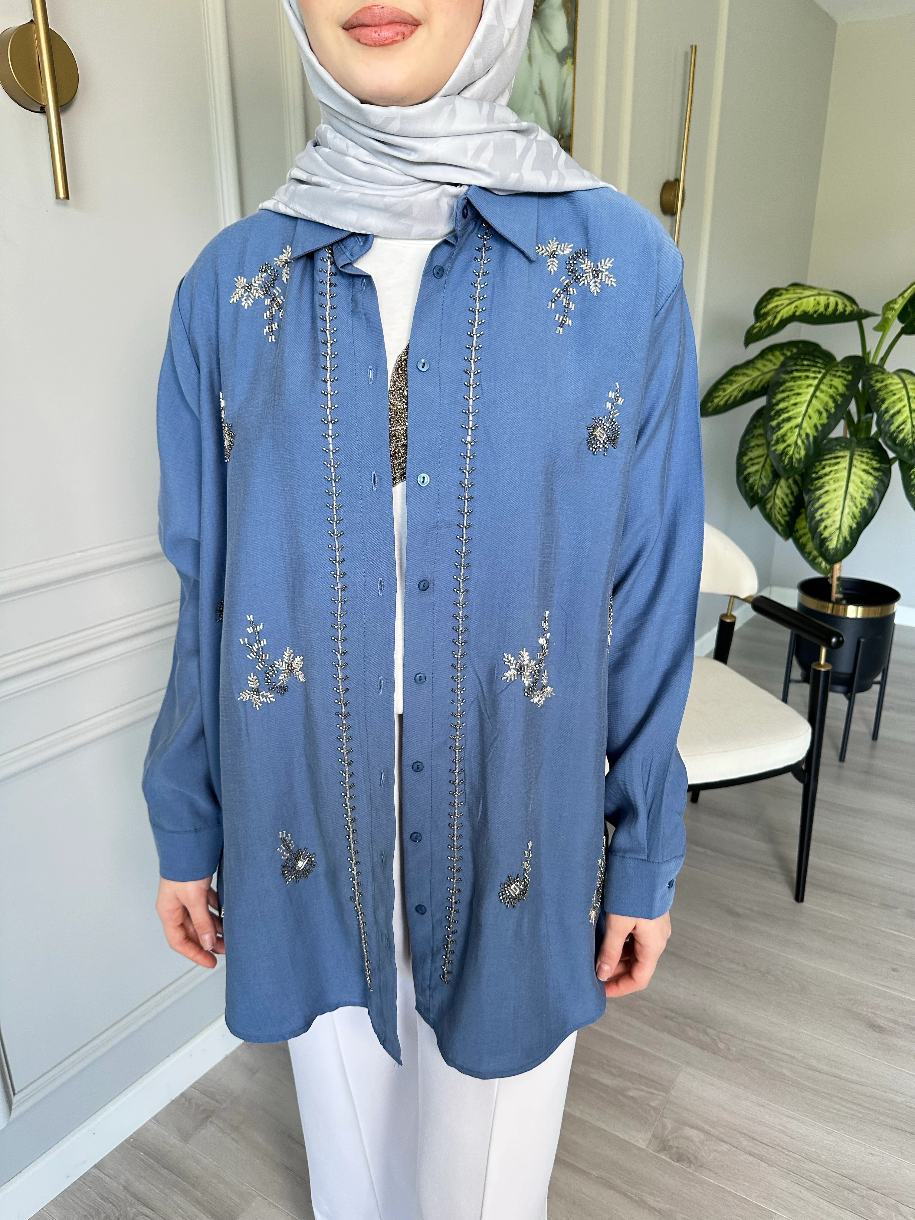 Tensel Kumaş Önü Taş İşlemeli Gömlek 