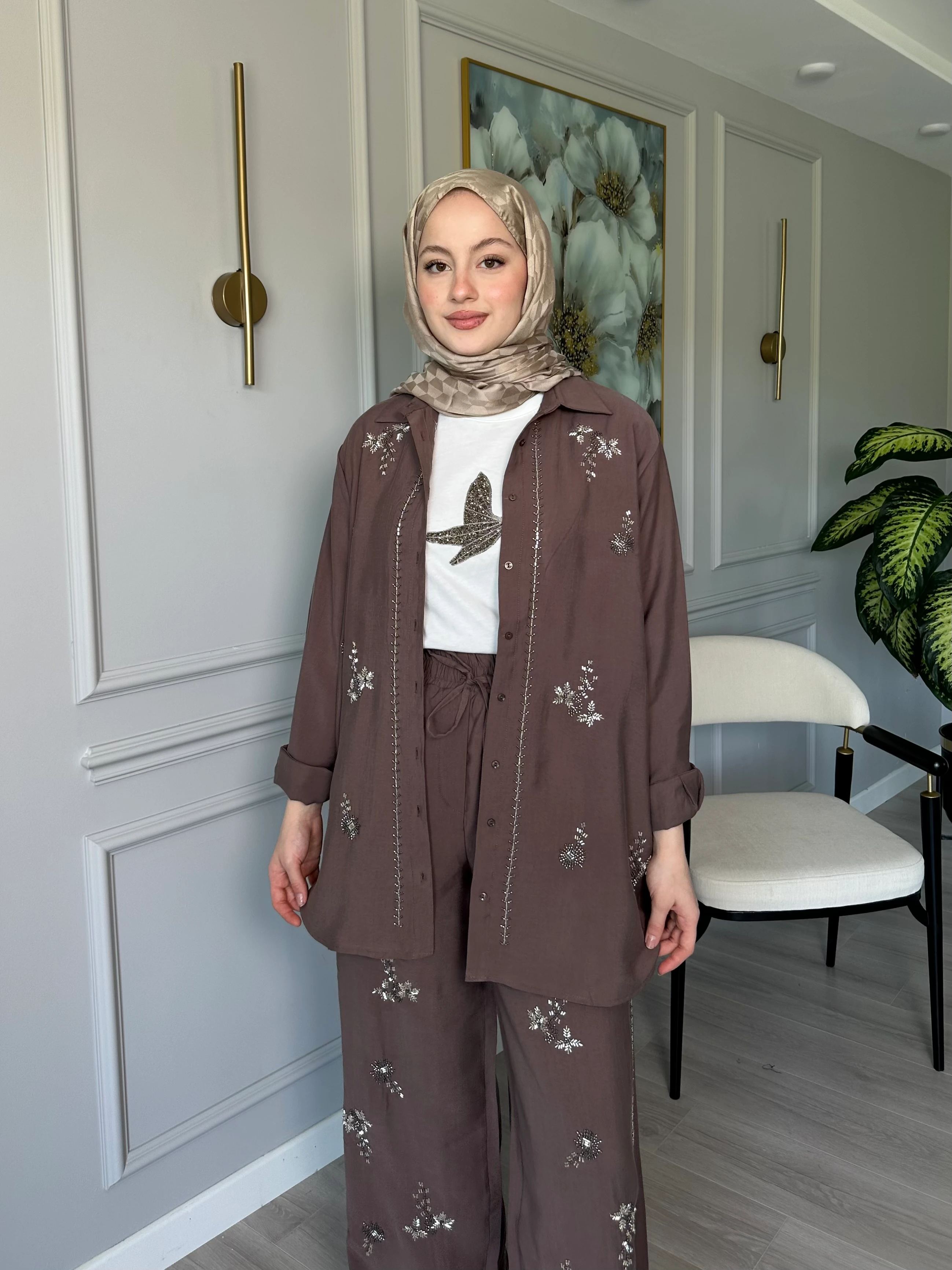 Taşlı Tensel Kumaş Gömlek ve Pantolon İkili Set - Kahverengi