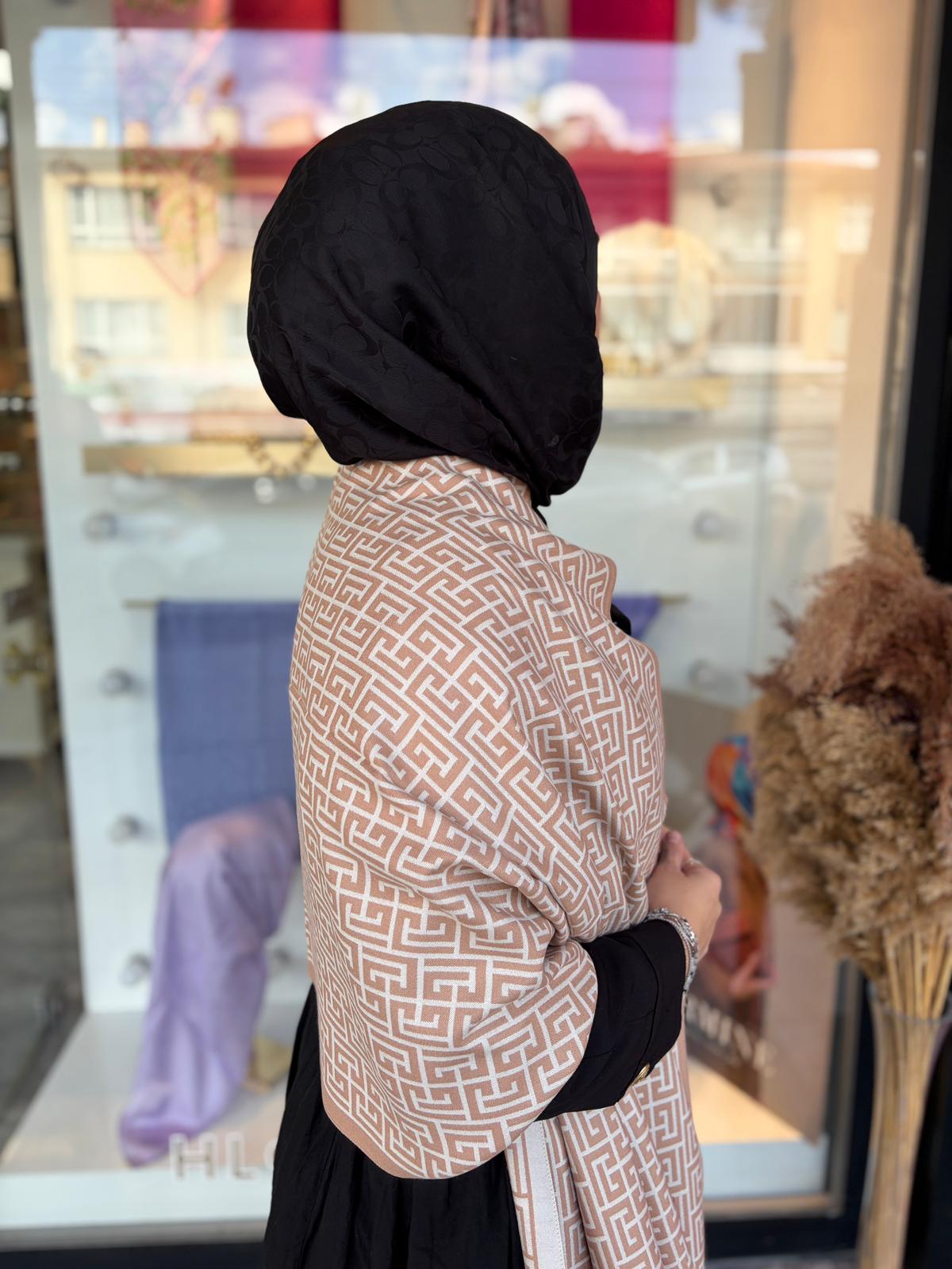 ÇİFT TARAFLI GEOMETRİK DESEN YÜN KAŞMİR OMUZ ŞALI