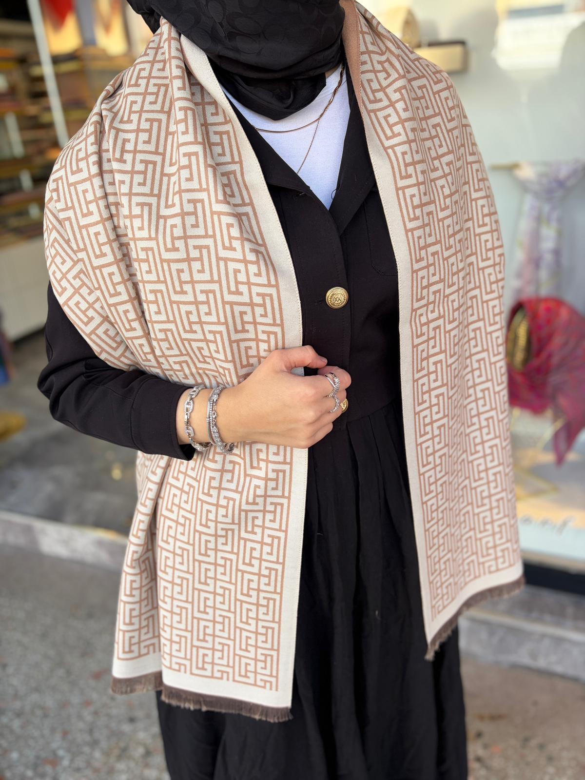 ÇİFT TARAFLI GEOMETRİK DESEN YÜN KAŞMİR OMUZ ŞALI