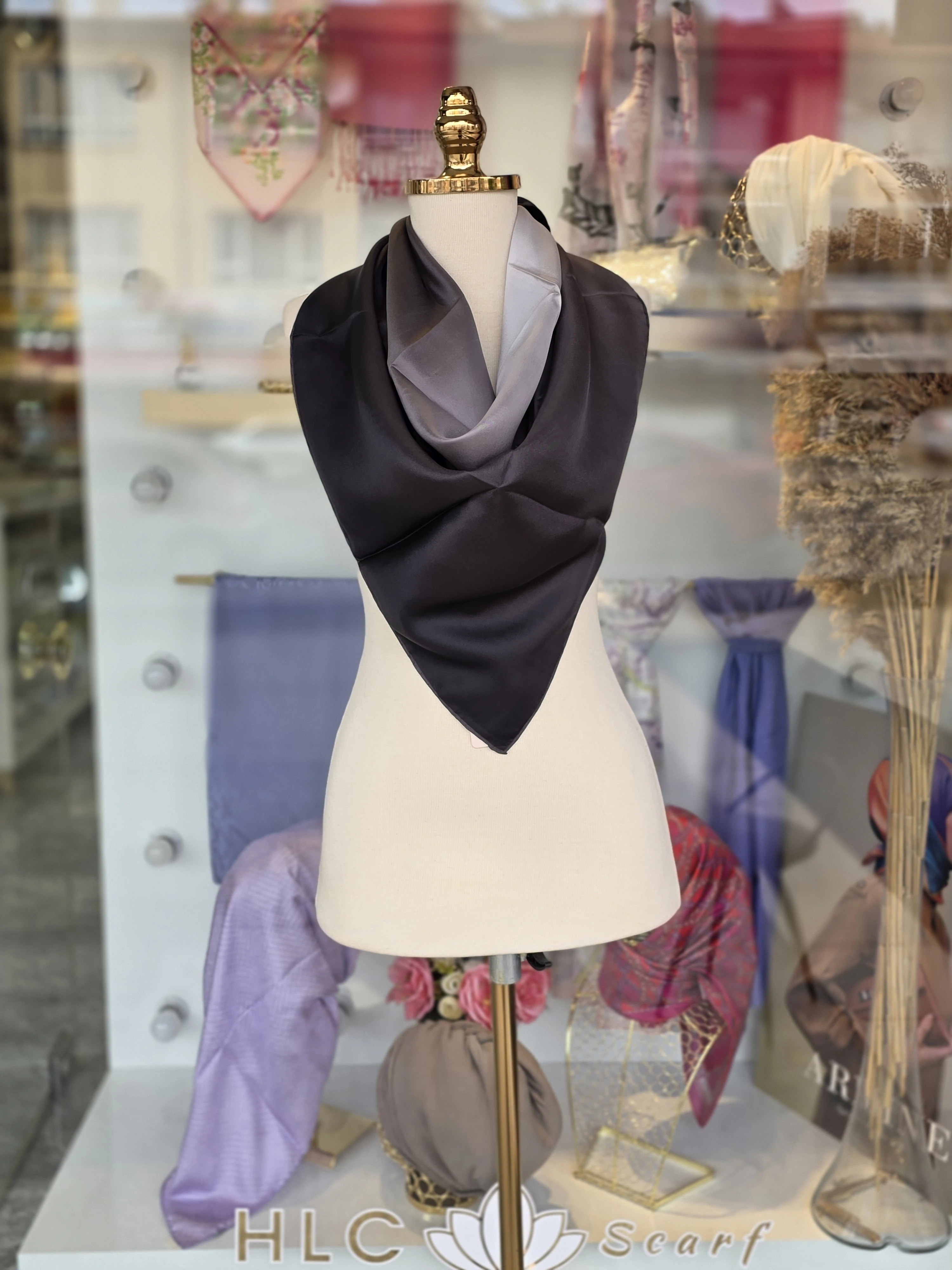 Degrade Desen %100 Twill İpek Eşarp - SİYAH