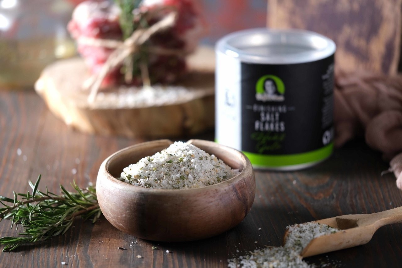 140 GR SARIMSAK VE YEŞİLLİKLİ YAPRAK TUZ REFİKA'DAN