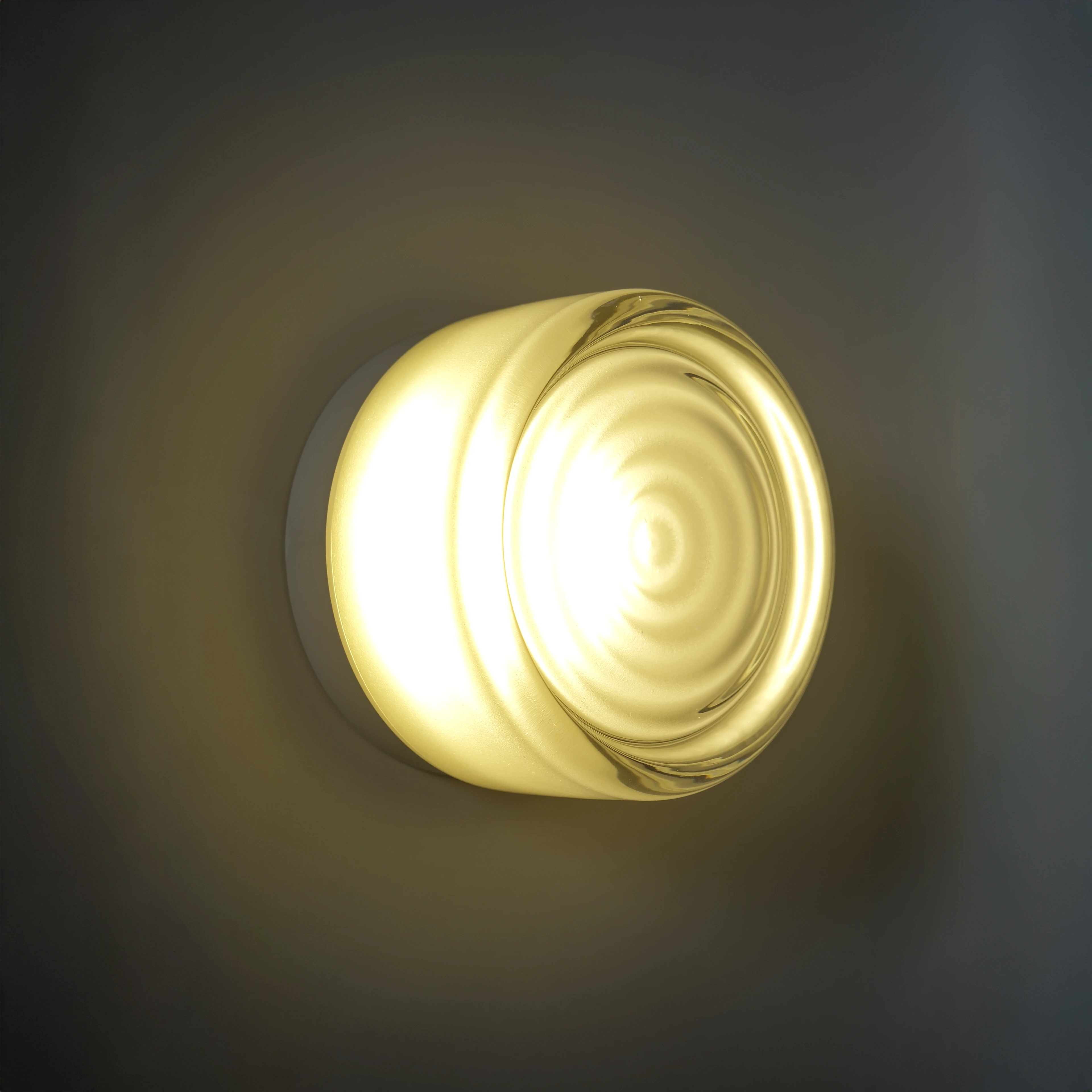 Riva Beyaz Cam Duvar Aplik