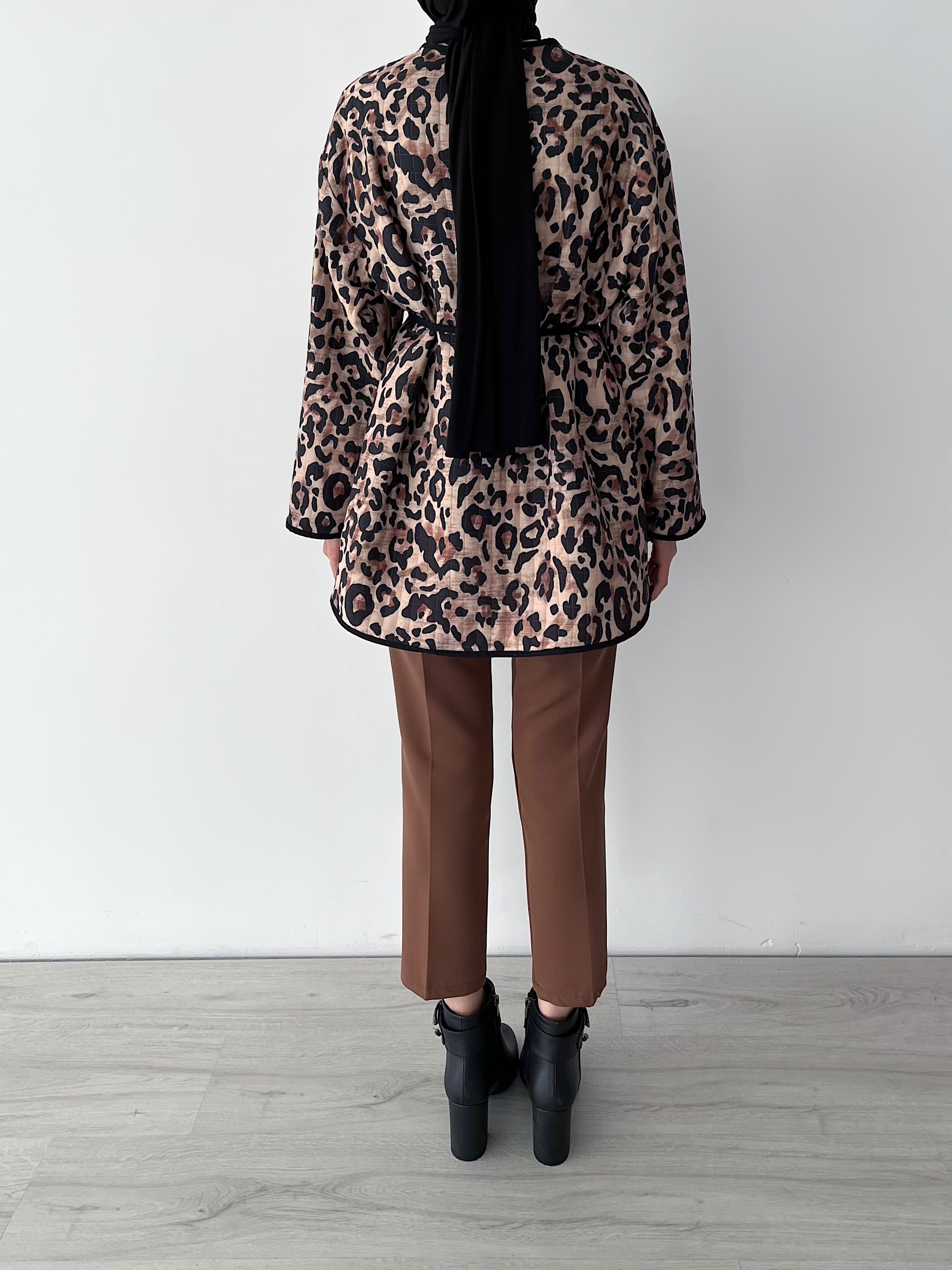 LEOPAR DESENLİ KAPİTONE MONT