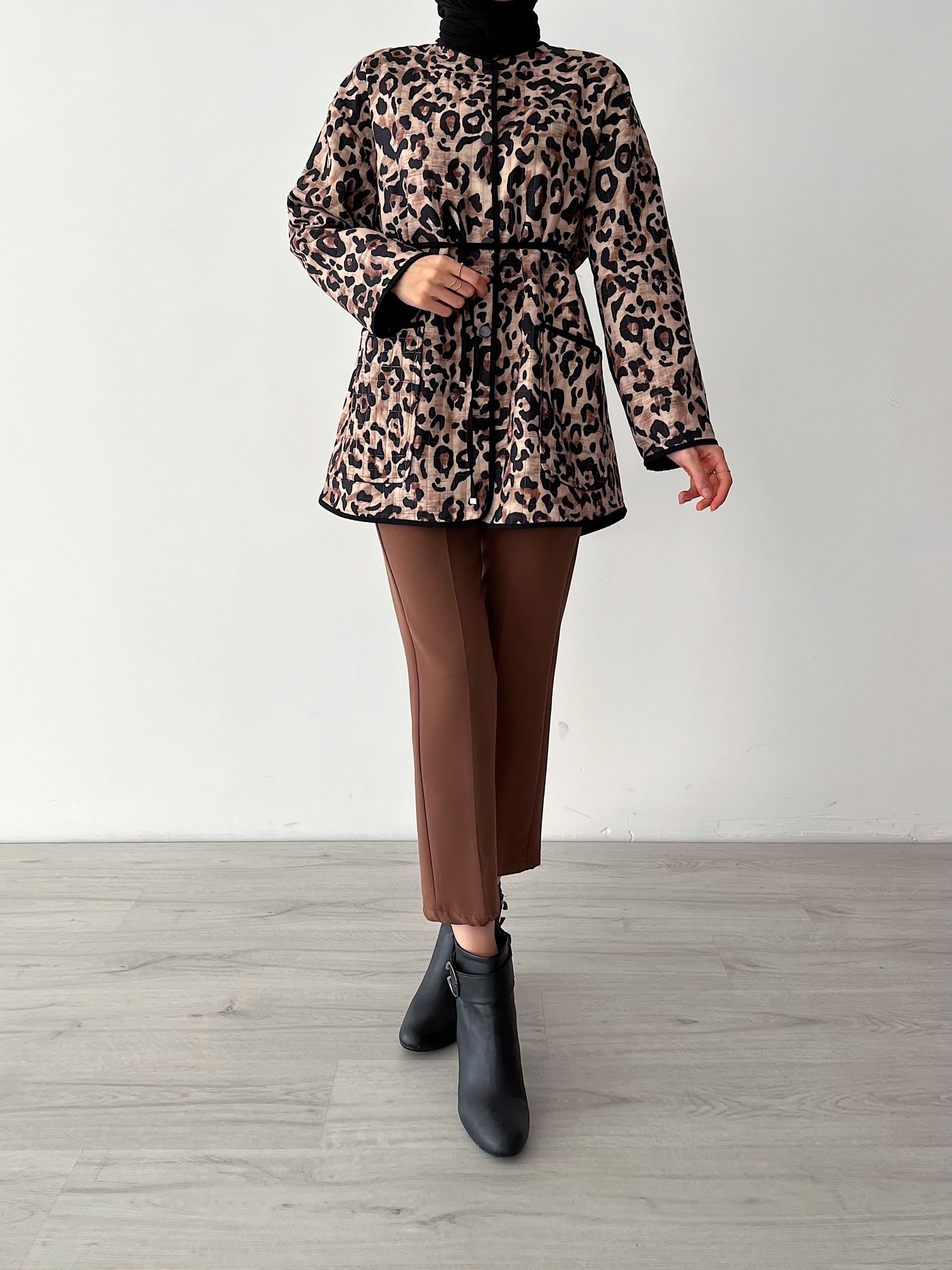 LEOPAR DESENLİ KAPİTONE MONT