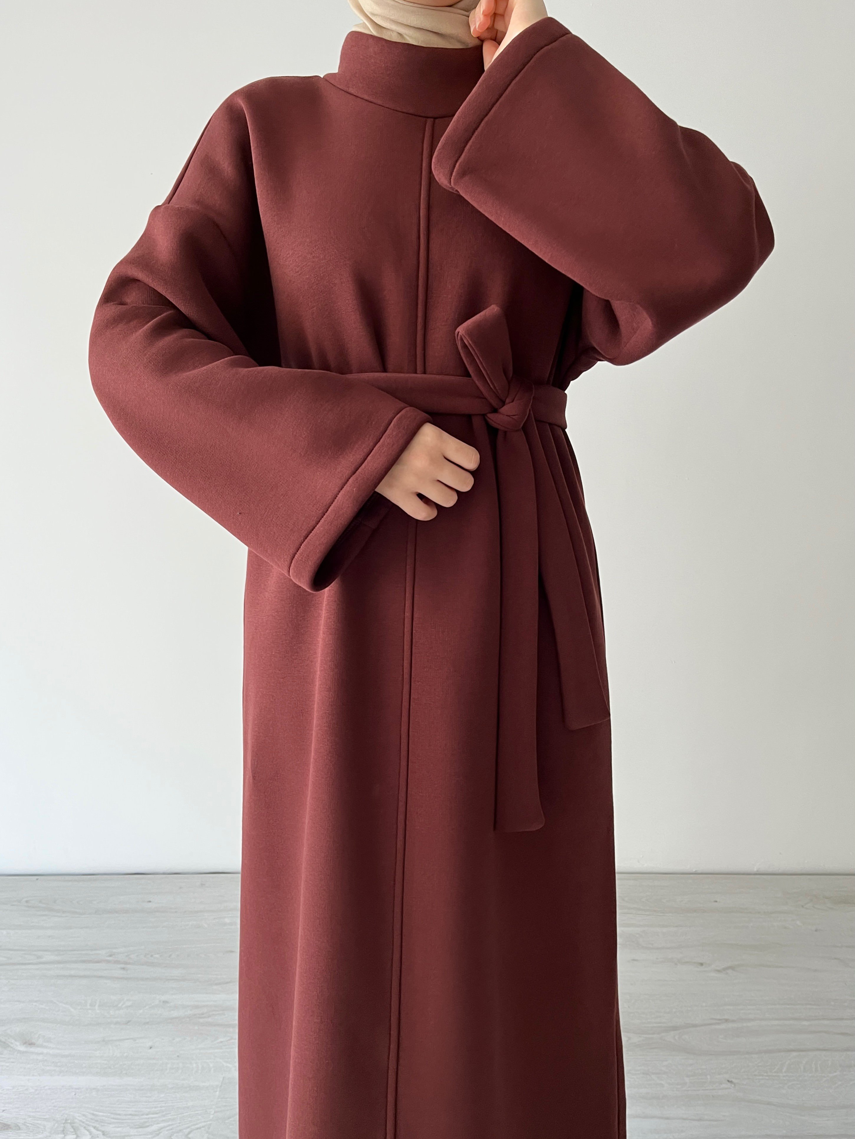 OVERSIZE SEYYAR KEMERLİ ÜÇ İPLİK ŞARDONLU ELBİSE KAHVERENGİ