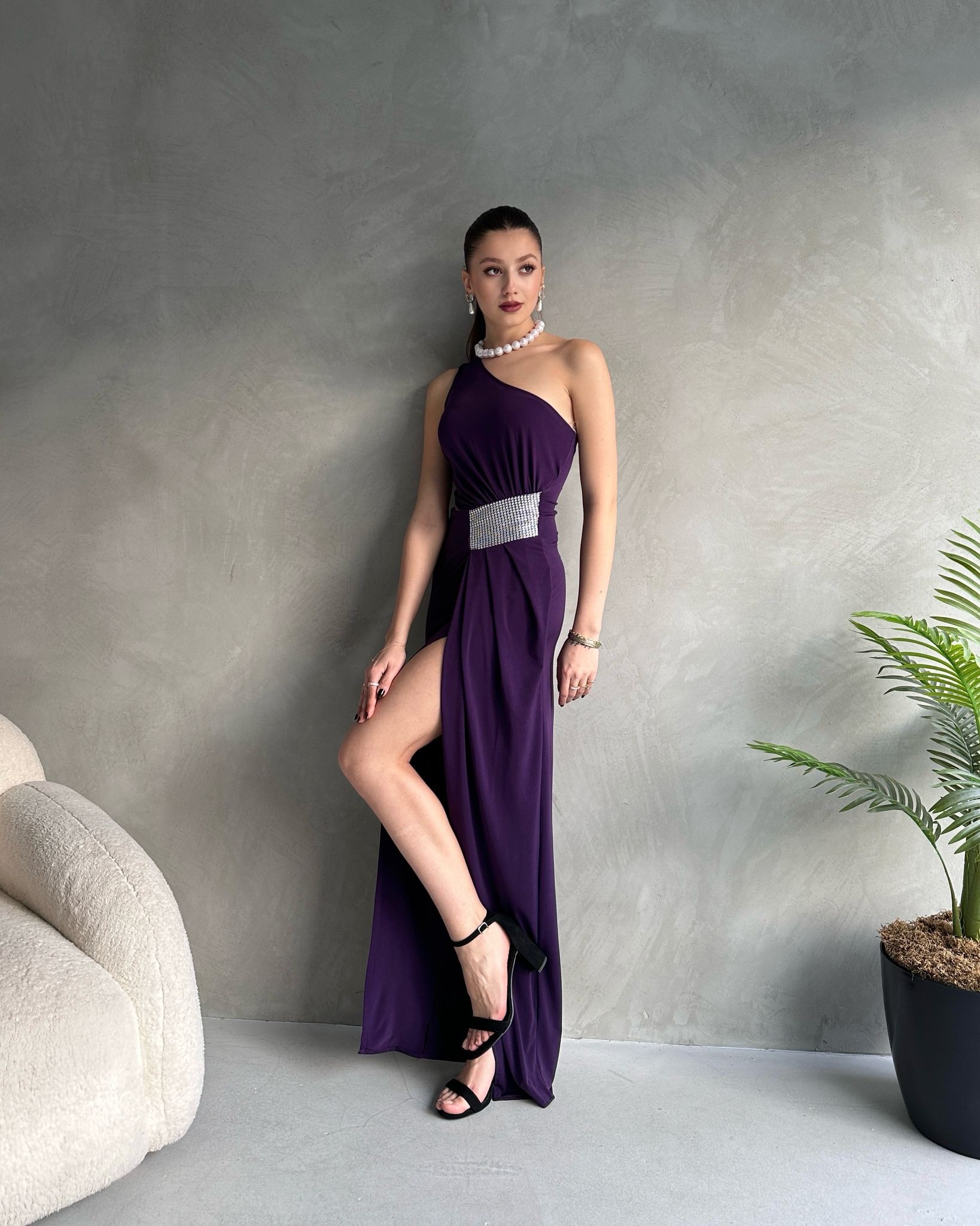 Lilya Sandy Tek Omuz Yırtmaçlı Abiye - mor