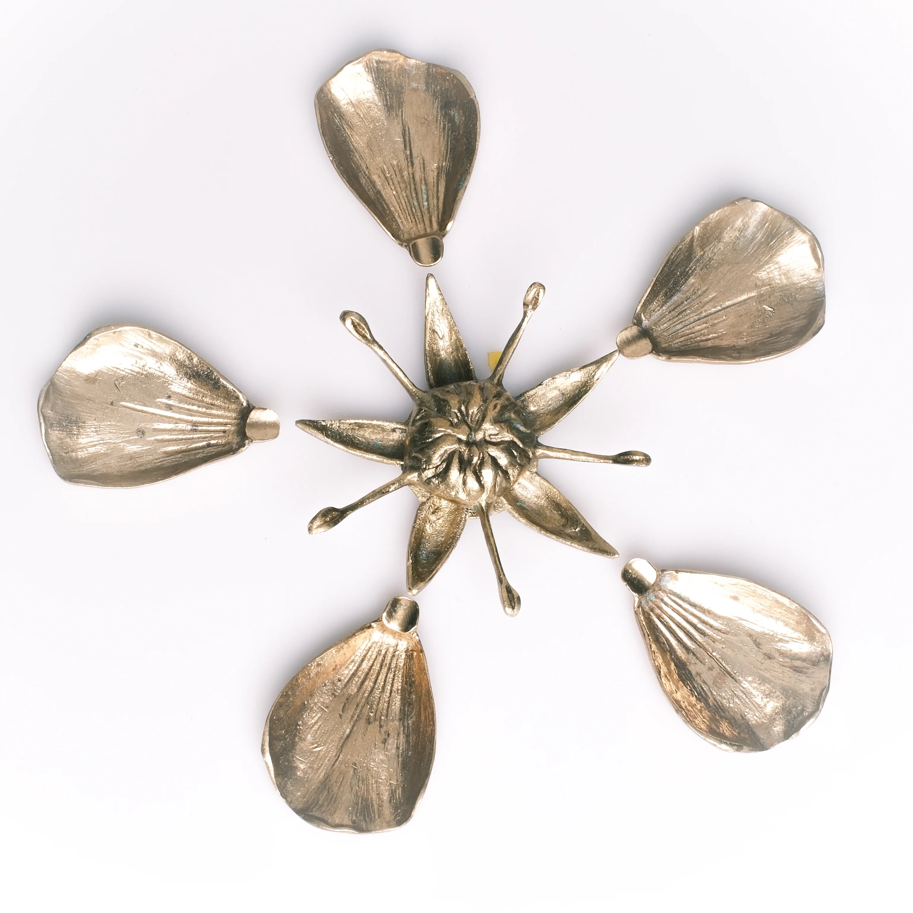 Vintage Pirinç Gucci Tarzı Lotus Yapraklı 5'li Küllük Takımı