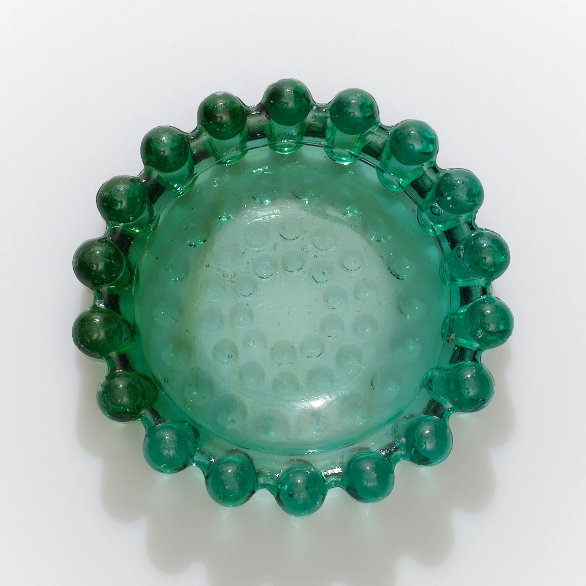 1970’ler Vintage Yeşil Dökme Cam El Yapımı Boncuk Küllük