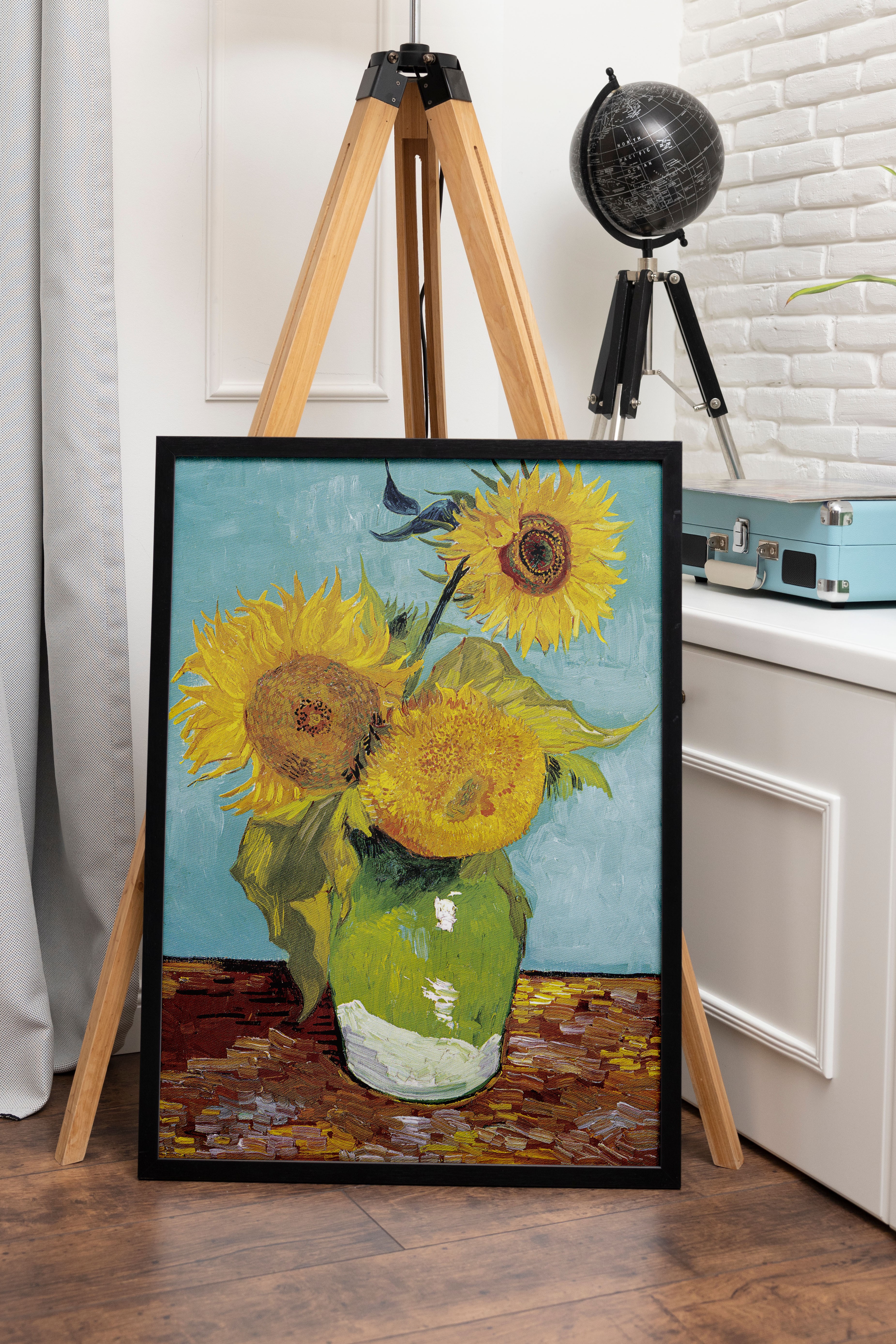 Vincent van Gogh - Üç Ayçiçekli Vazo Poster (Vase with Three Sunflowers)