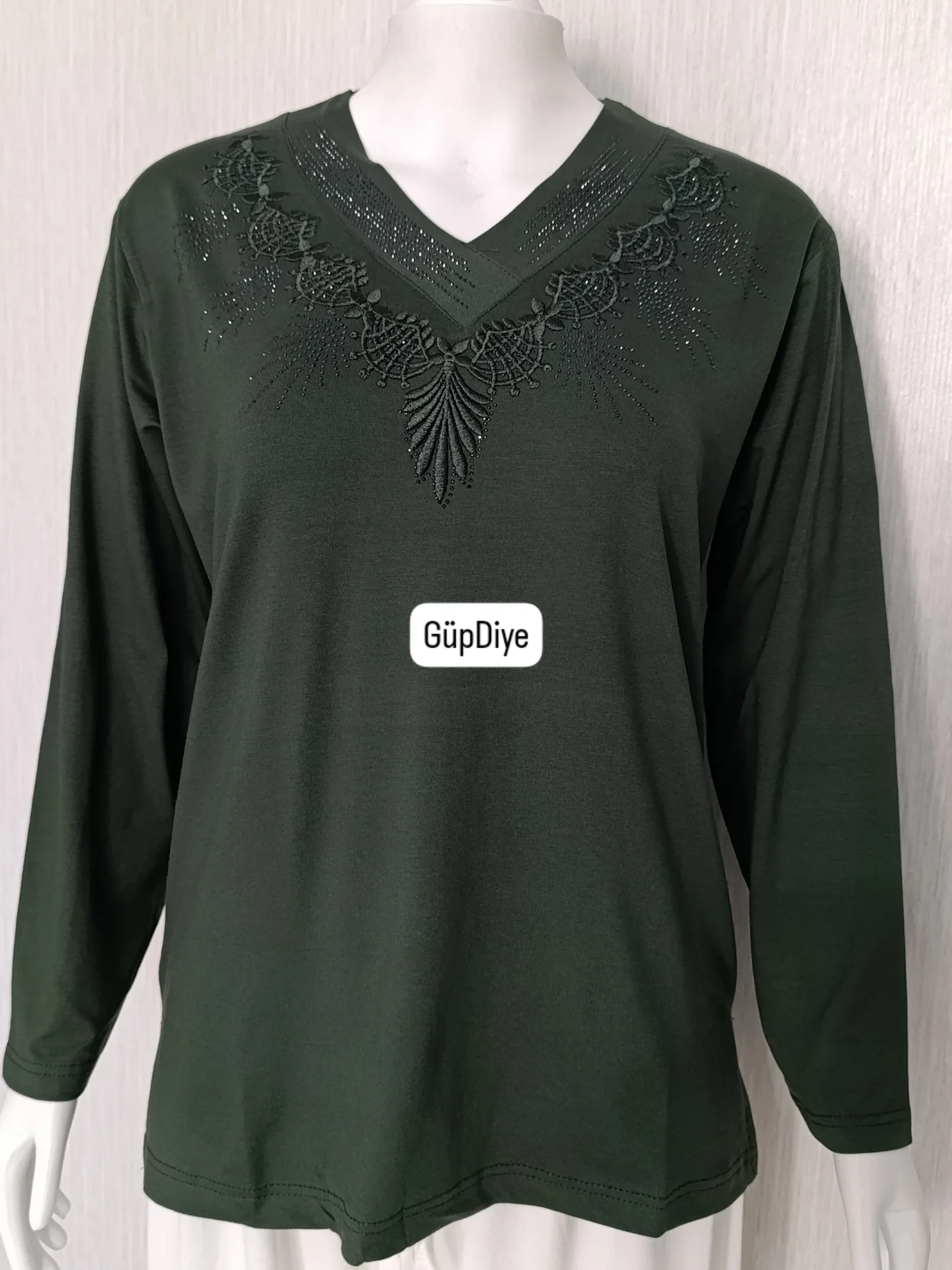 V Yaka Lüks Taşlı Bluz