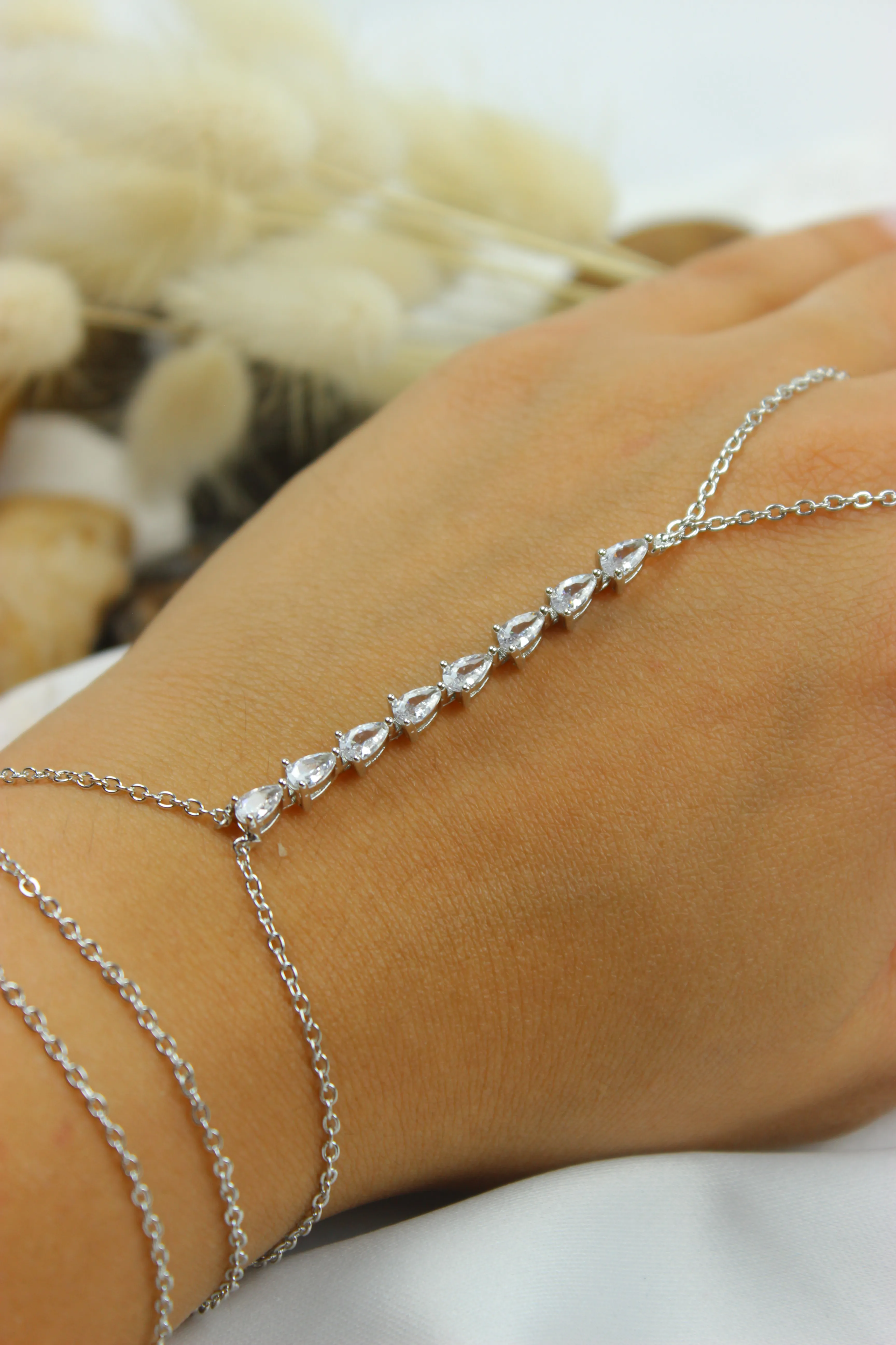 Melora Çelik Şahmeran 