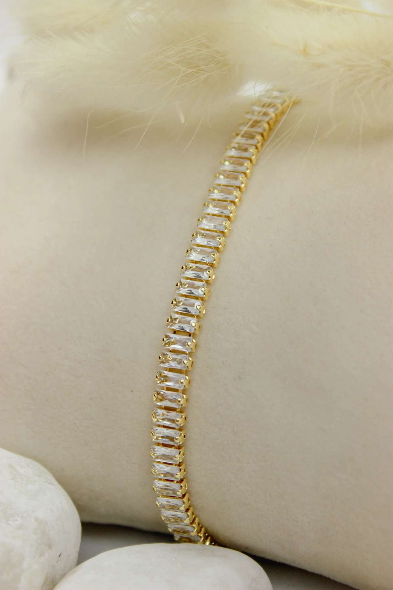 Baget Taşlı Su Yolu Çelik Bileklik - Gold