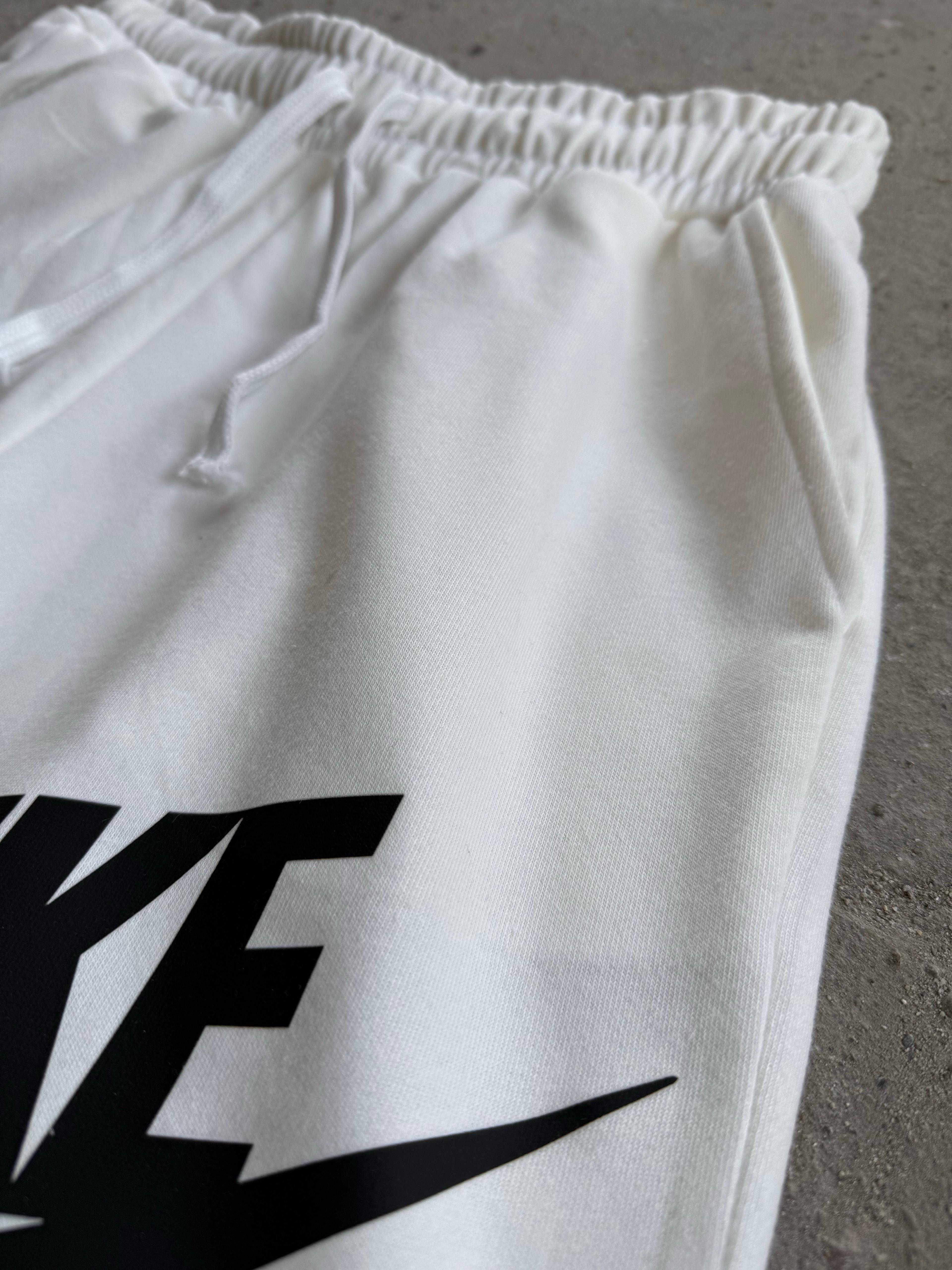 NIKE şort