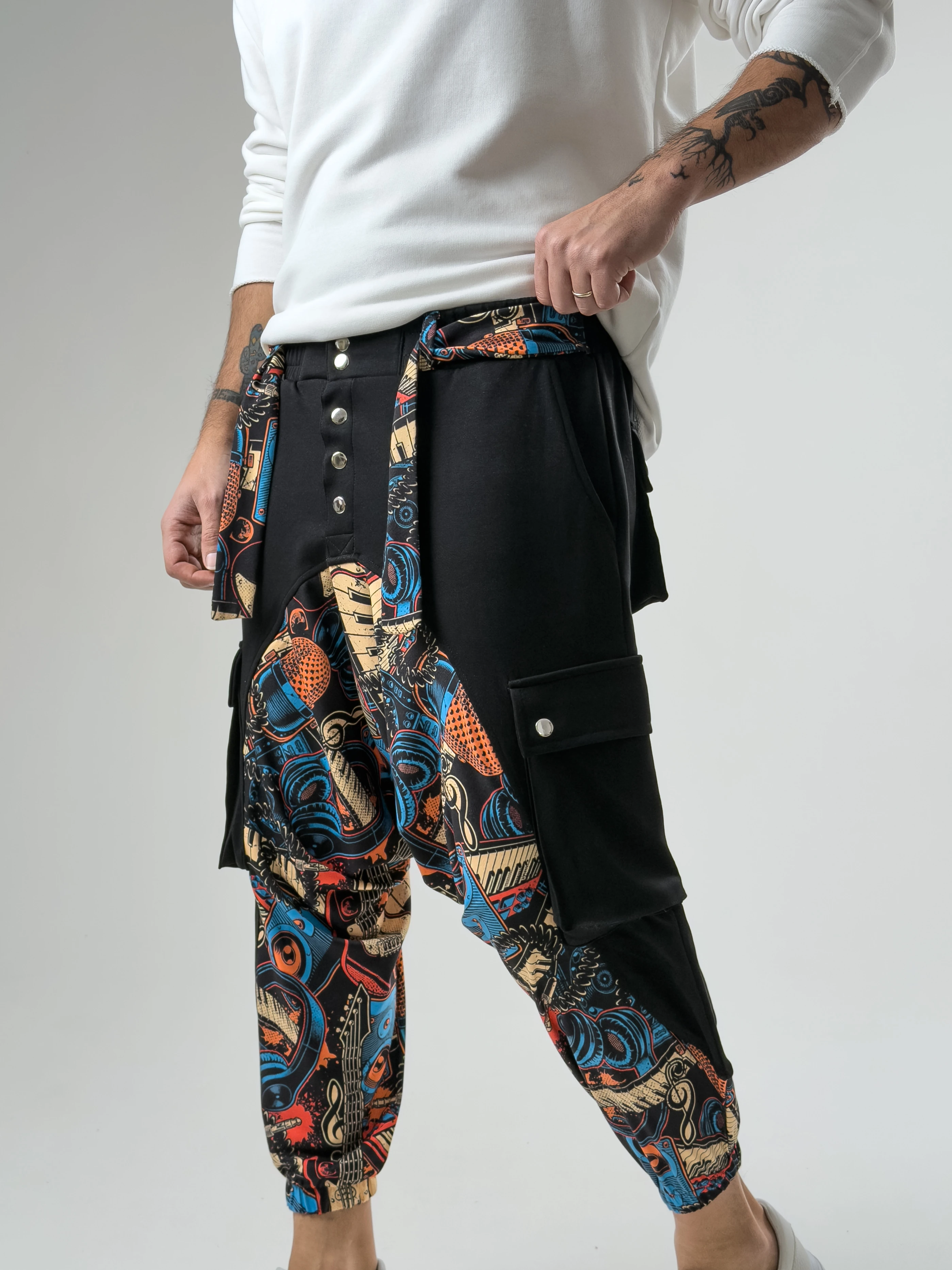 Garni Tasarım Erkek Siyah Müzik Desenli Spor Şalvar COC2619