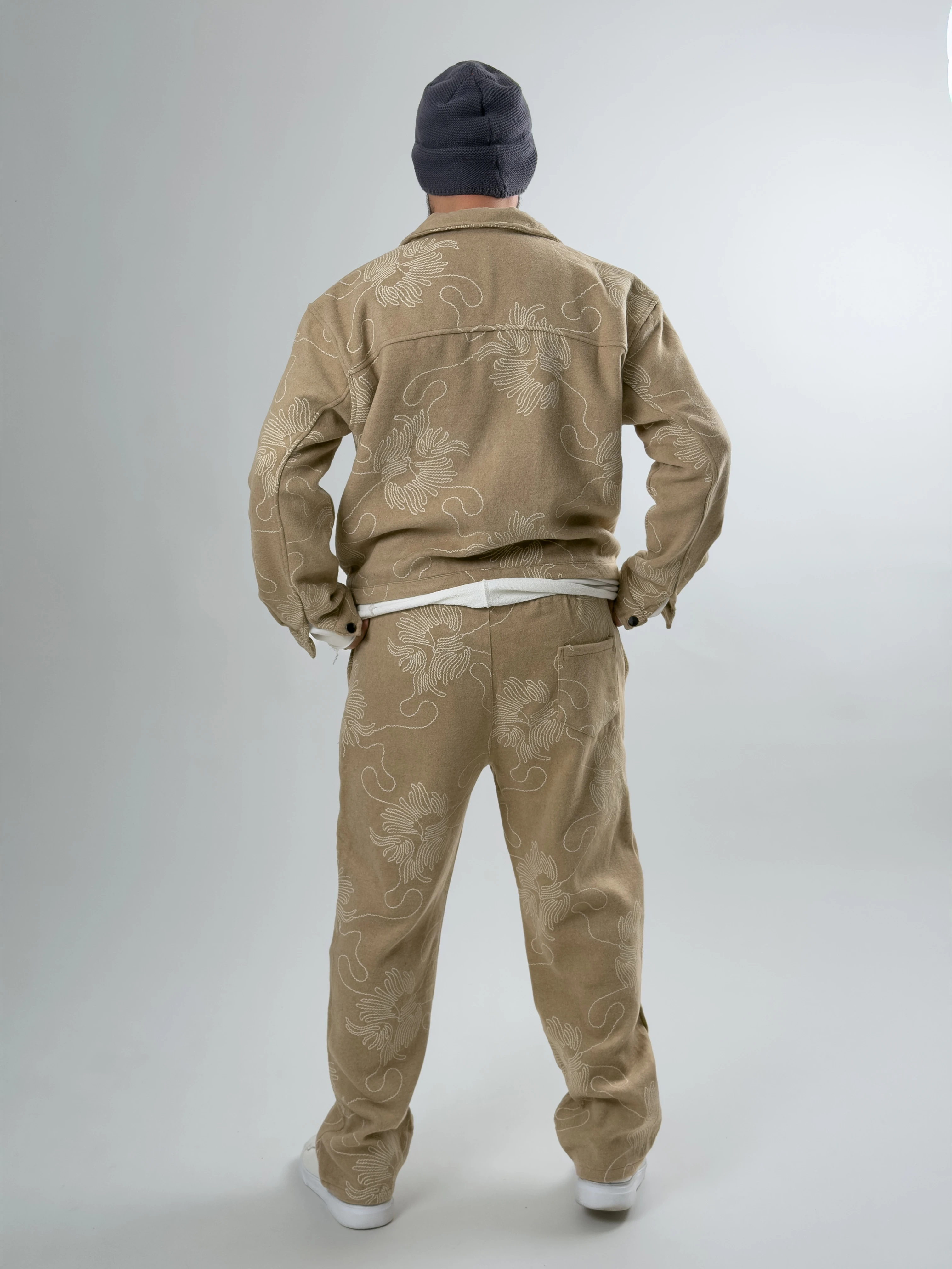 Nakış İşlemeli Erkek Bej Takım COC2628