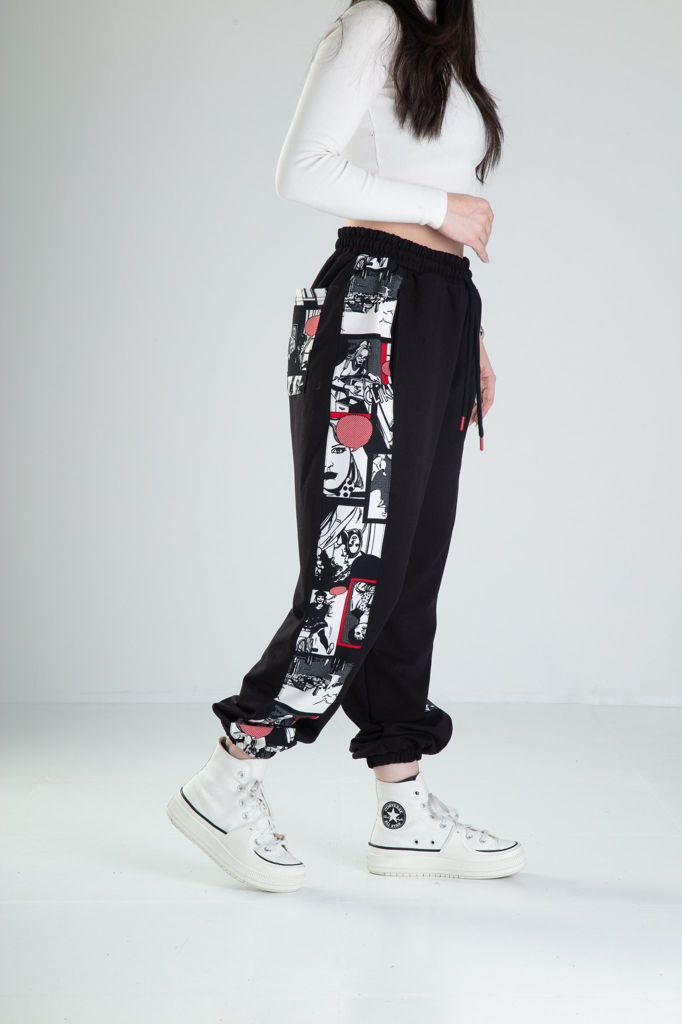 Çizgi Roman Desenli Siyah Jogger